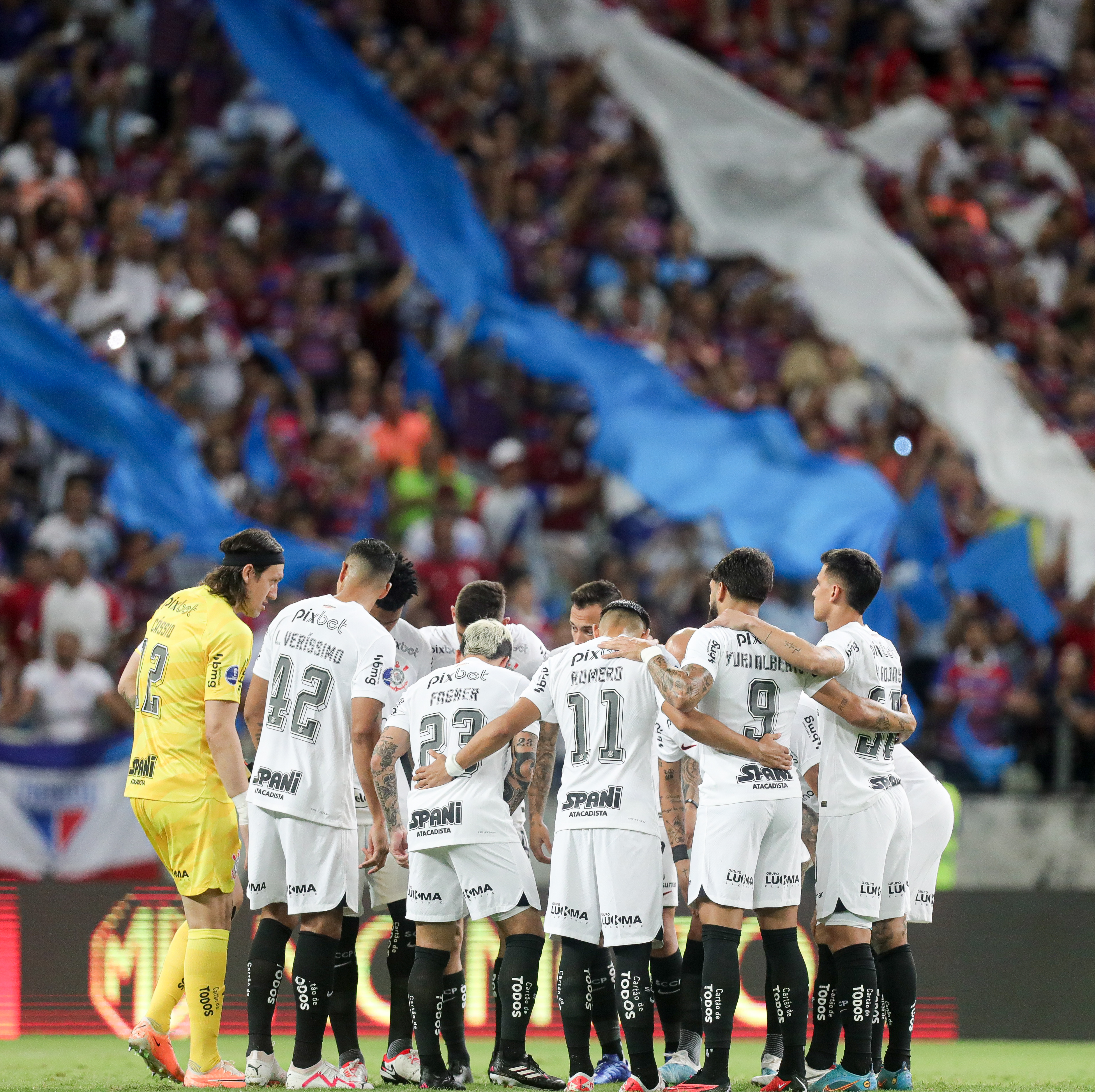 Reforço no Corinthians? Ator que faz o super-herói Thor aparece com camisa  do Timão e Fiel vai à loucura - Bolavip Brasil