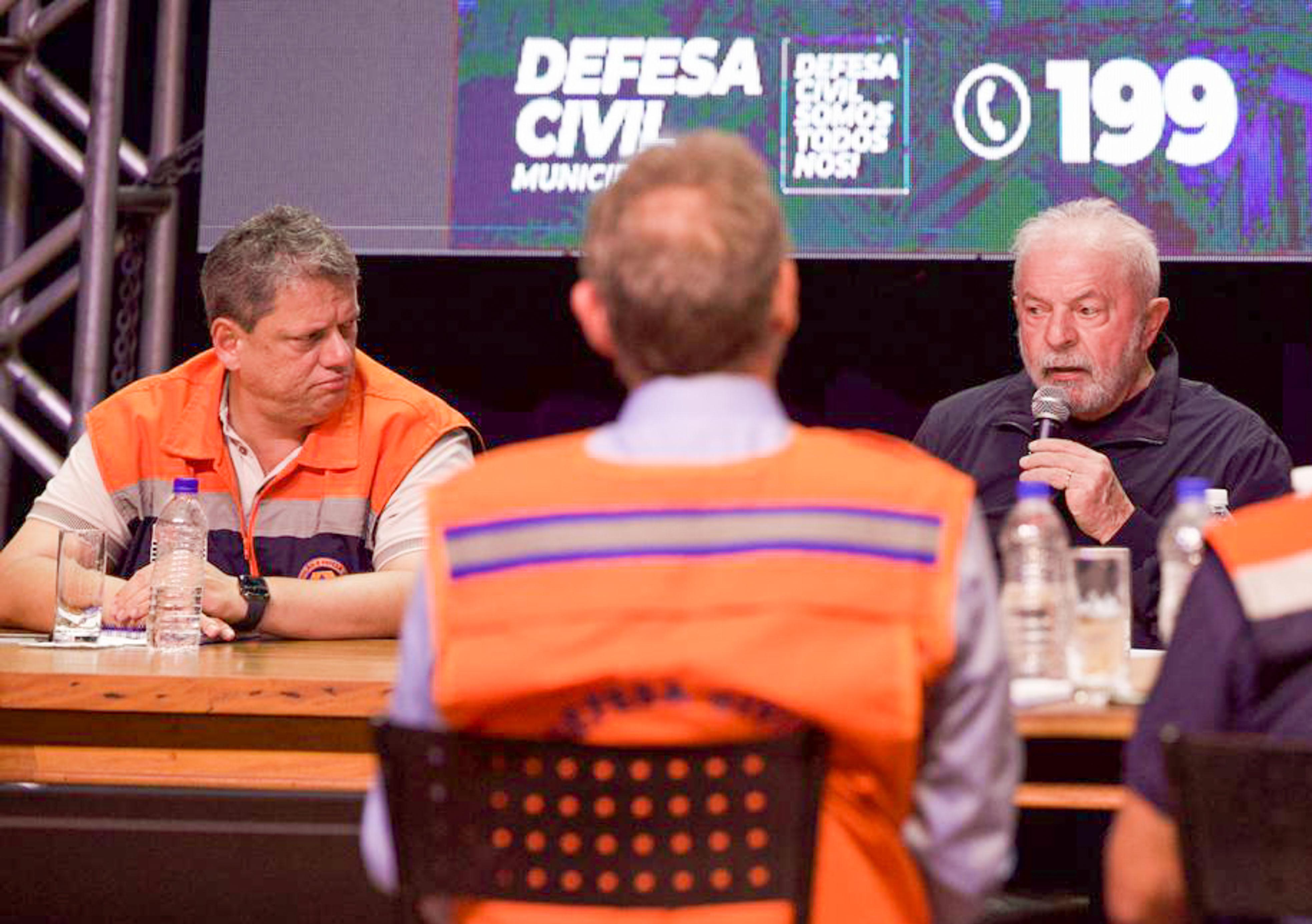 Parceria de Lula e Tarc&iacute;sio em trag&eacute;dia de SP vira muni&ccedil;&atilde;o pol&iacute;tica para  petistas e bolsonaristas