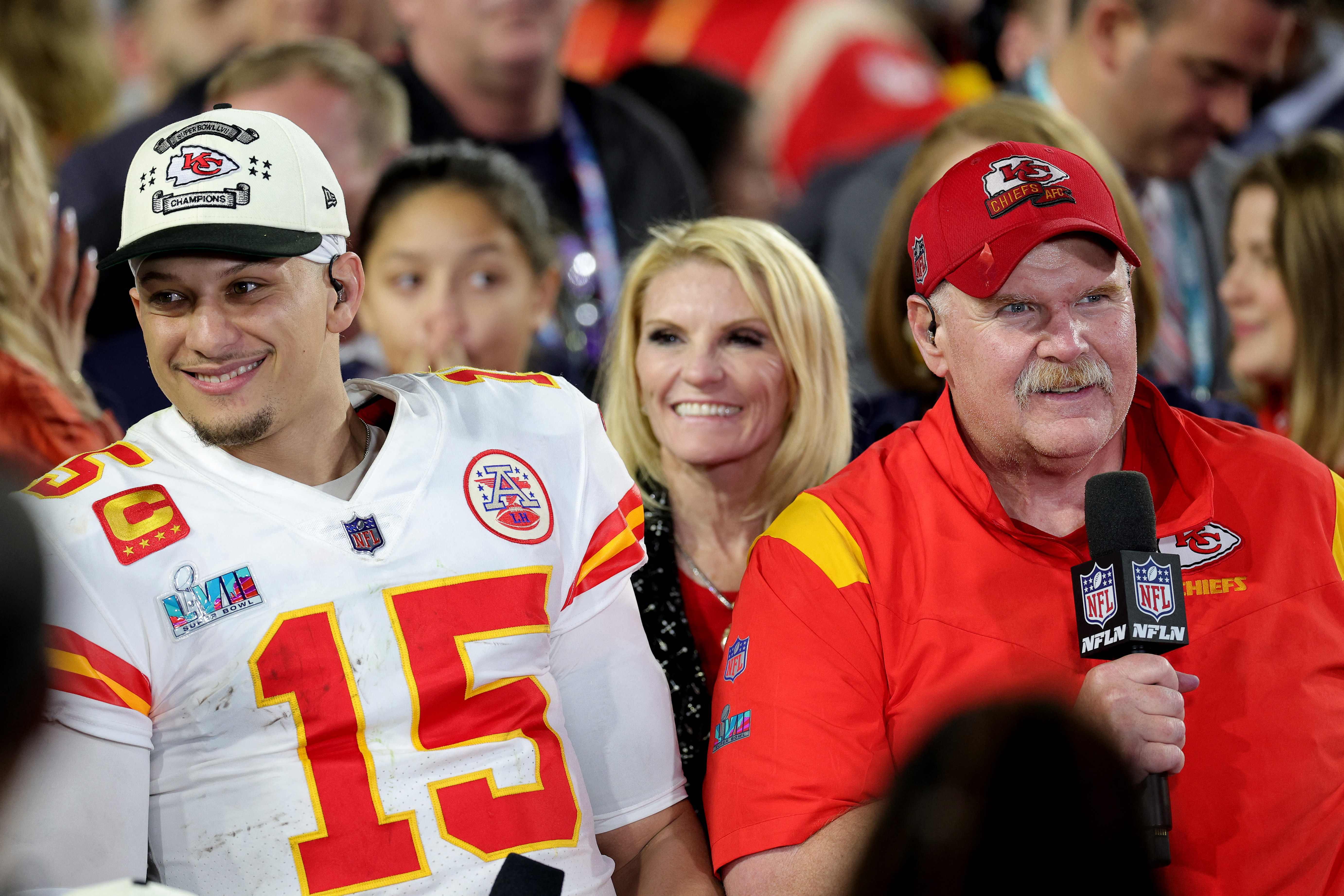 Maior jogador da história da NFL, Tom Brady enfrenta seu sucessor Patrick  Mahomes no Super Bowl LV