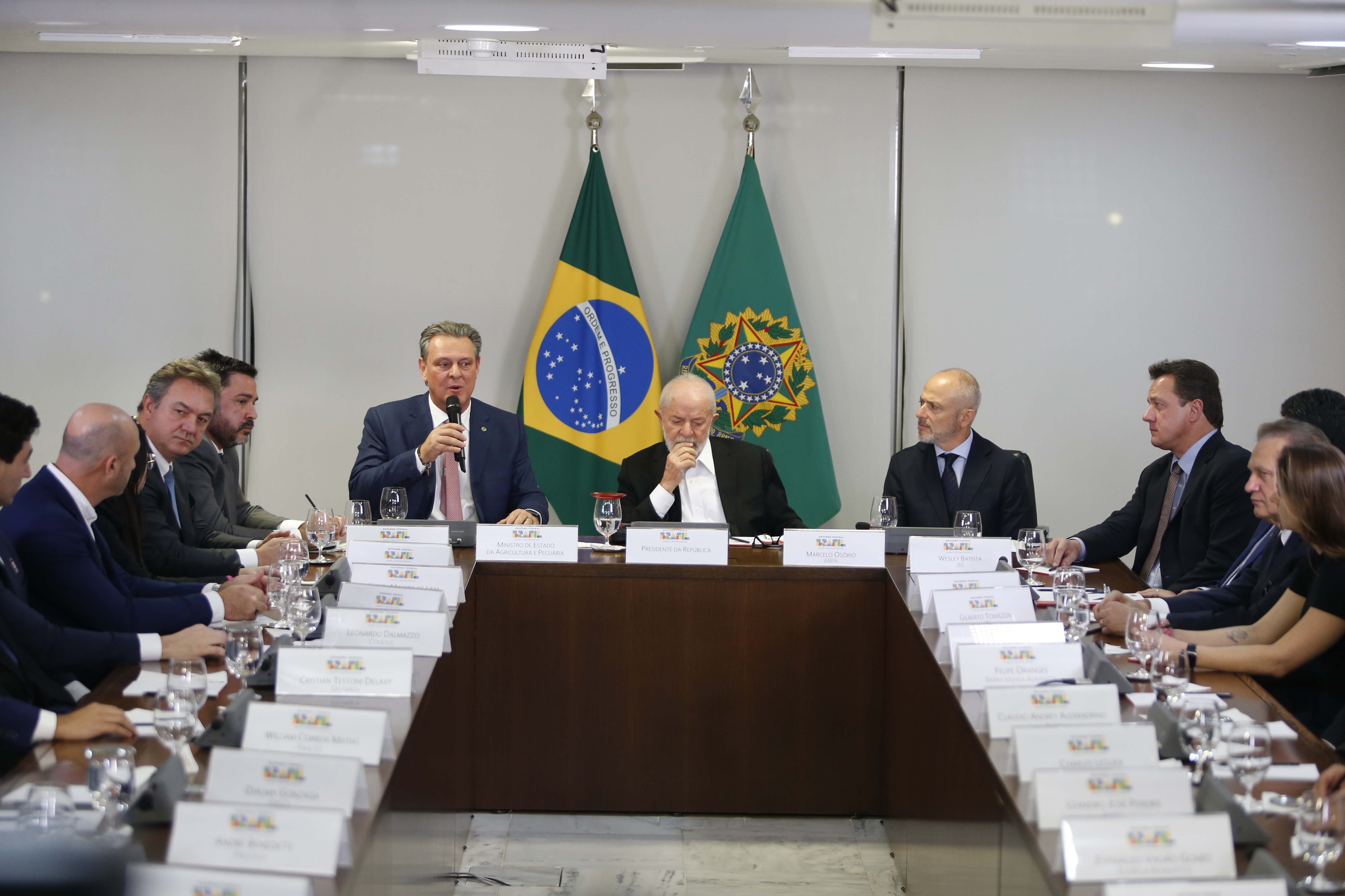 Irmãos Joesley e Wesley Batista se reúnem com Lula no Planalto pela  primeira vez após Lava Jato - Estadão