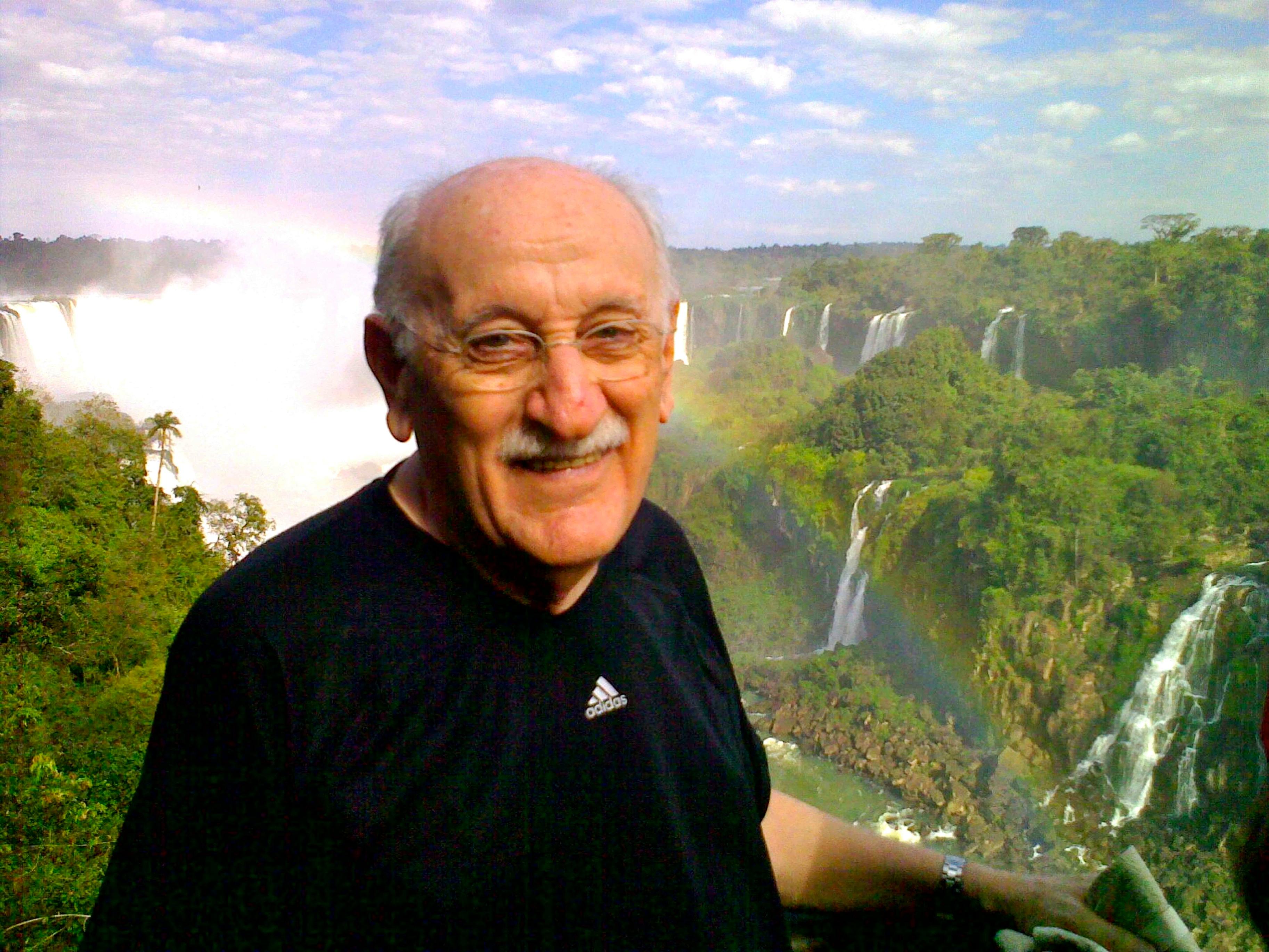 Físico Herch Moysés Nussenzveig morre aos 90 anos no Rio - Estadão