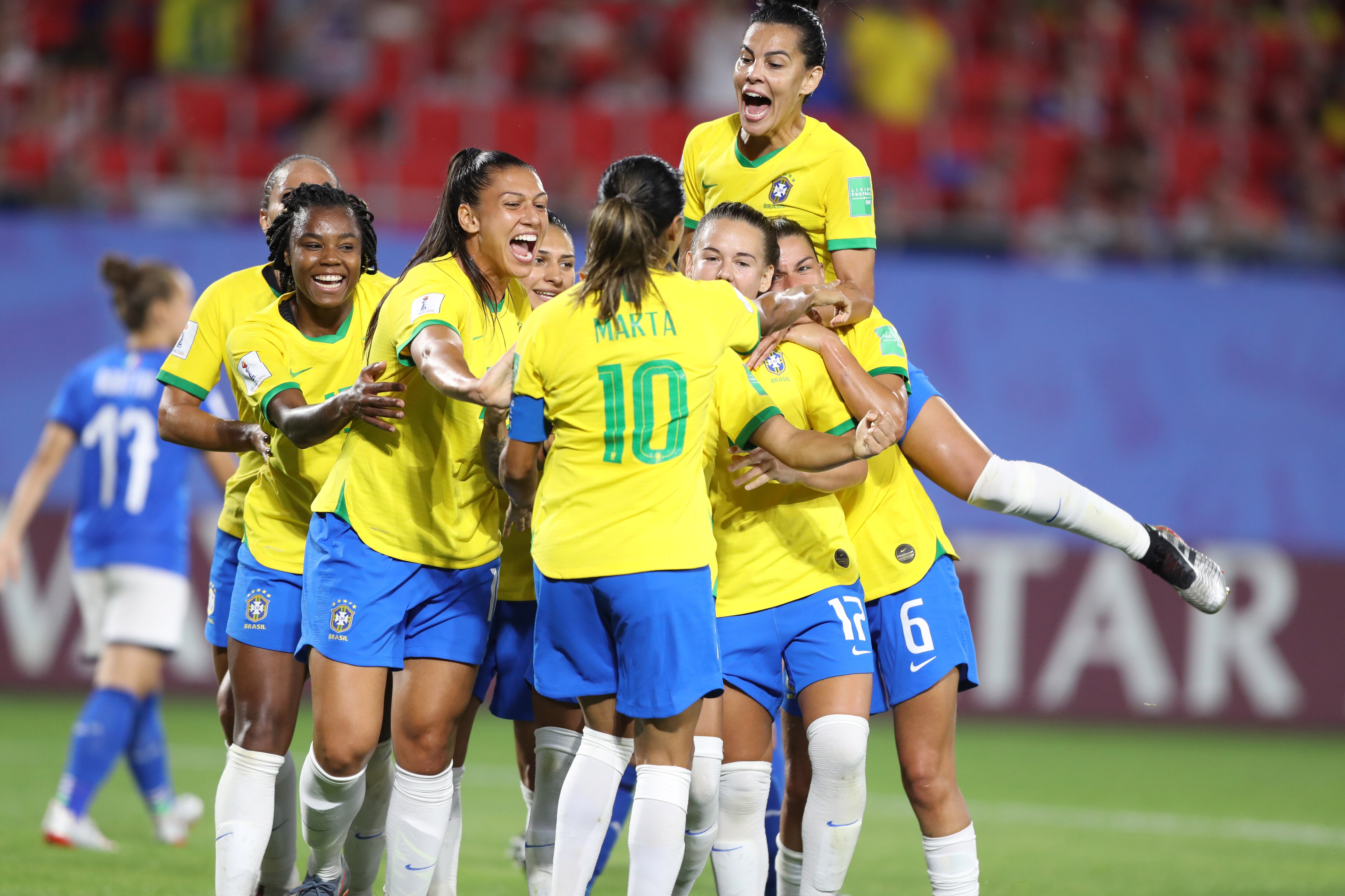 De olho na Copa, seleção feminina fará três amistosos em fevereiro