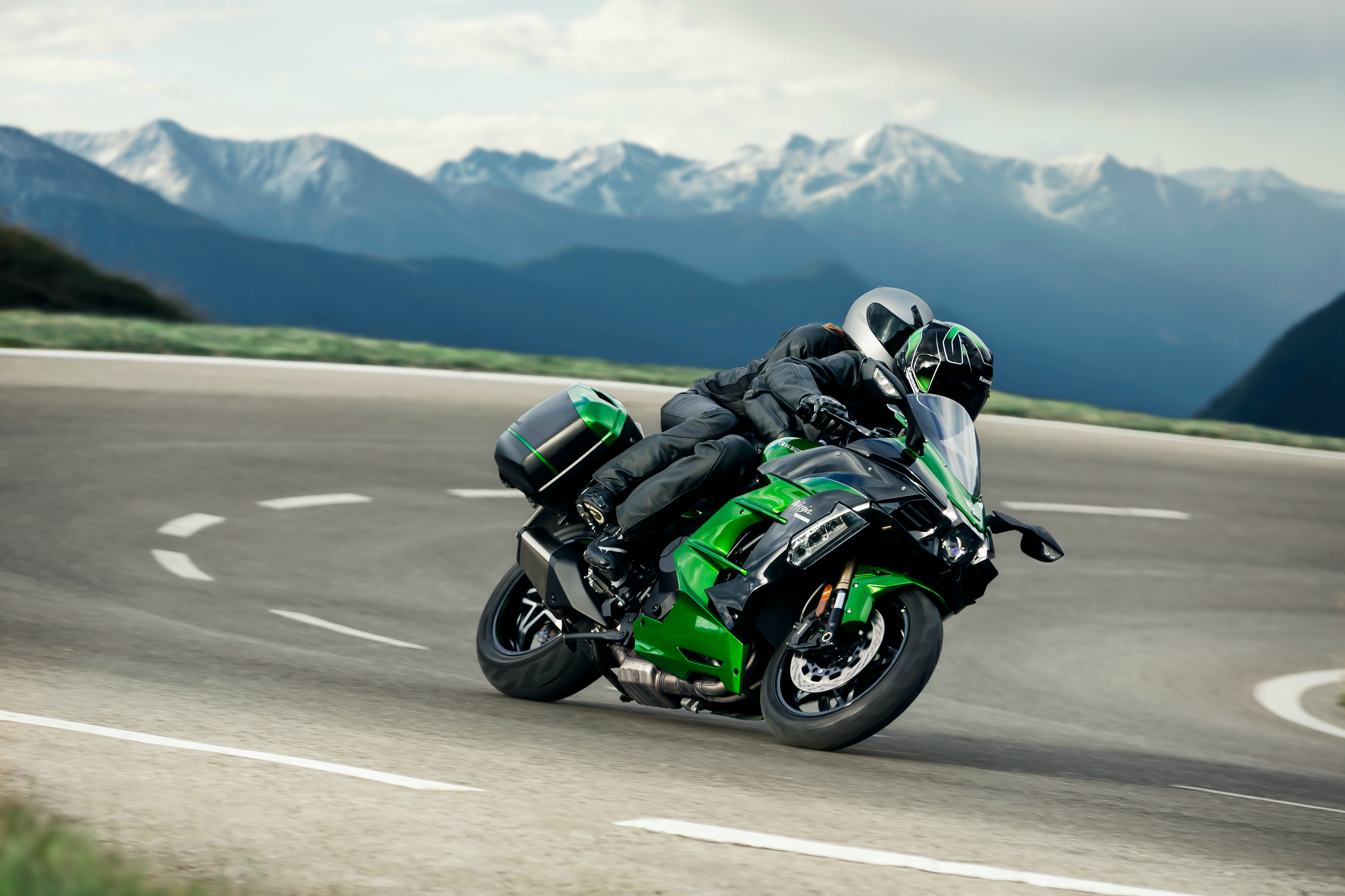  Man 全部 Kawasaki Ninja H2 SX chega às lojas em agosto - Estadão