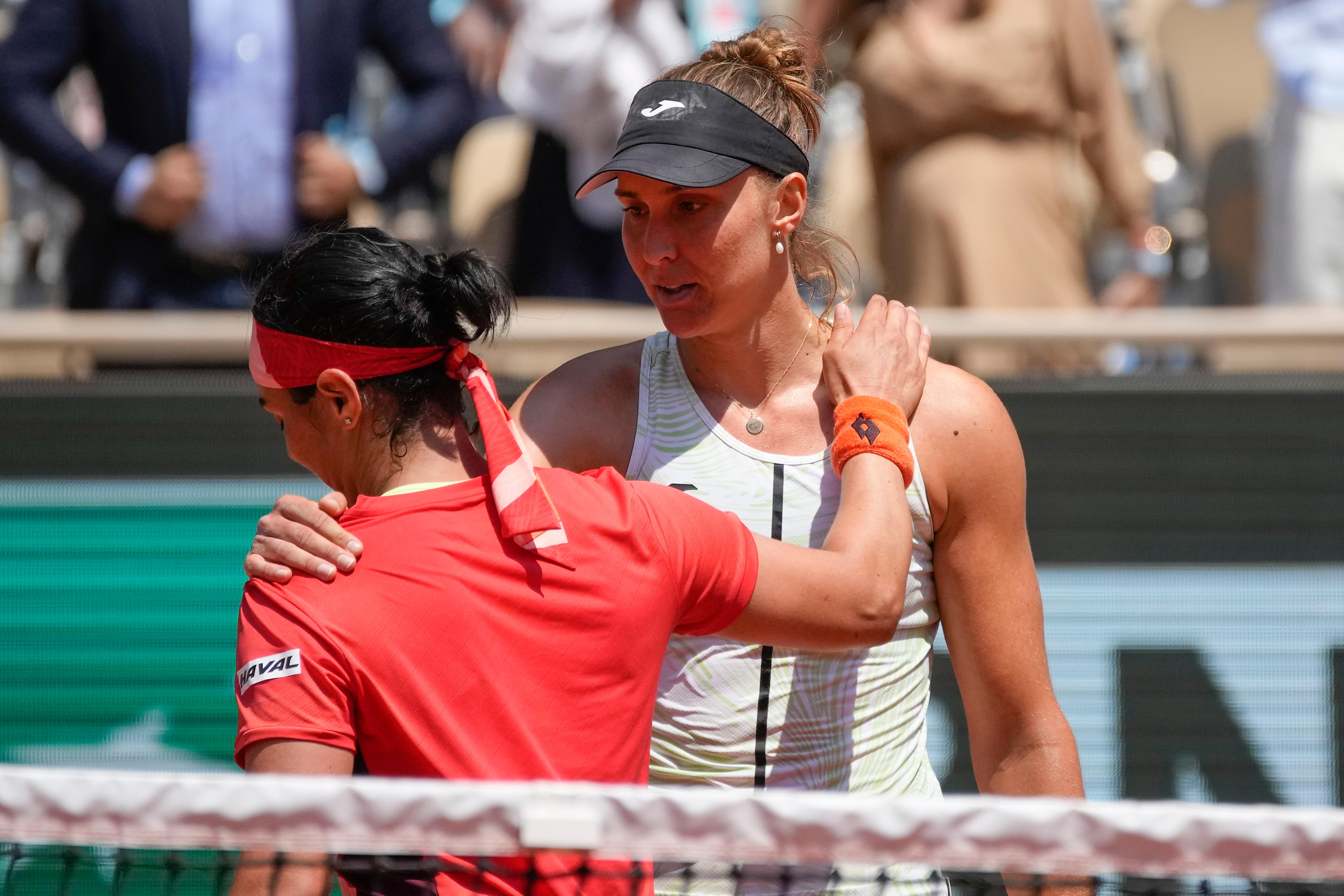 Bia Haddad faz história! Veja onde assistir ao jogo da tenista brasileira  na semifinal de Roland Garros - Seu Dinheiro