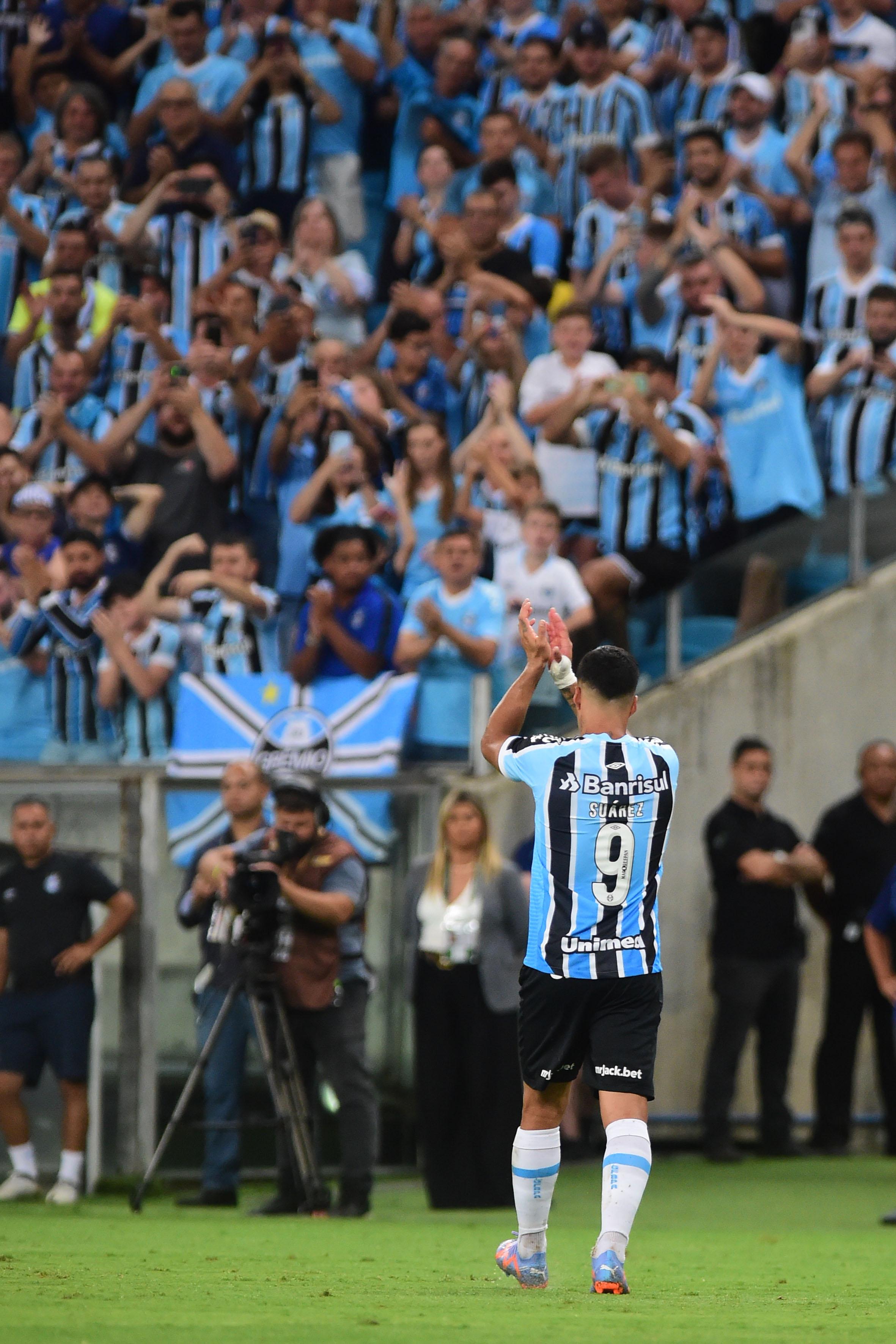 Grêmio goleia o Avenida e fatura a Recopa Gaúcha