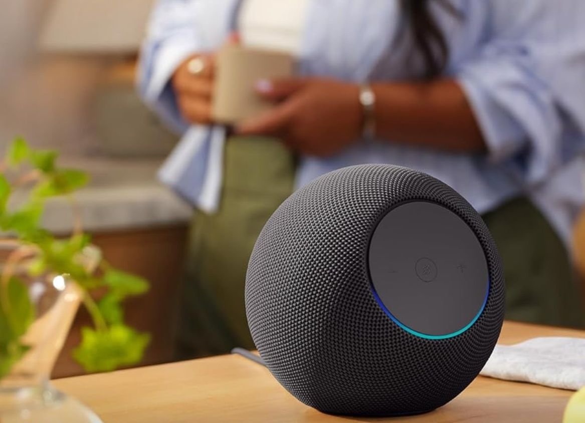 Amazon lança Echo Studio de 2ª geração no Brasil por R$ 2 mil
