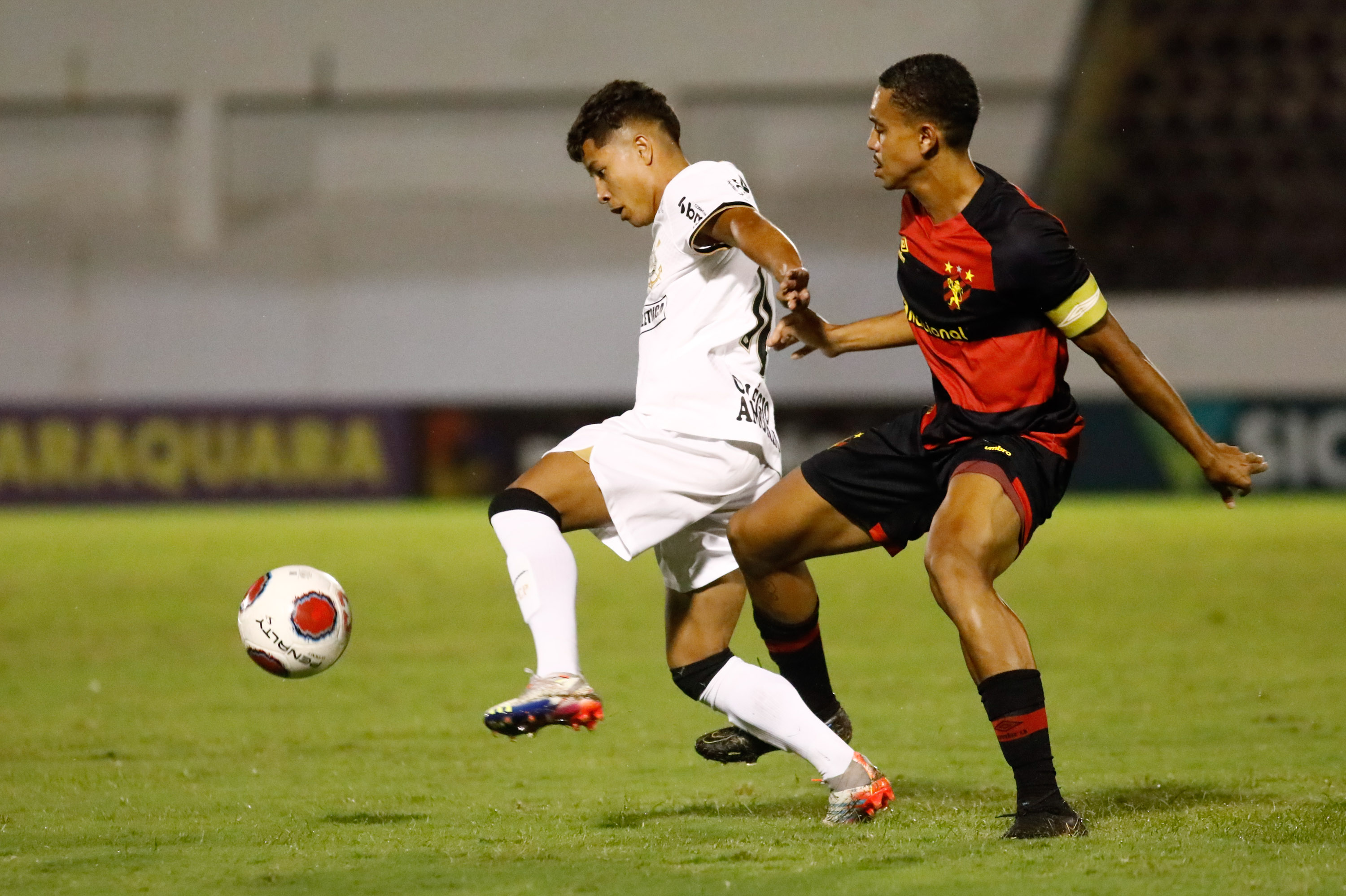 Sport vira o jogo em 10 minutos e elimina o Corinthians na Copinha