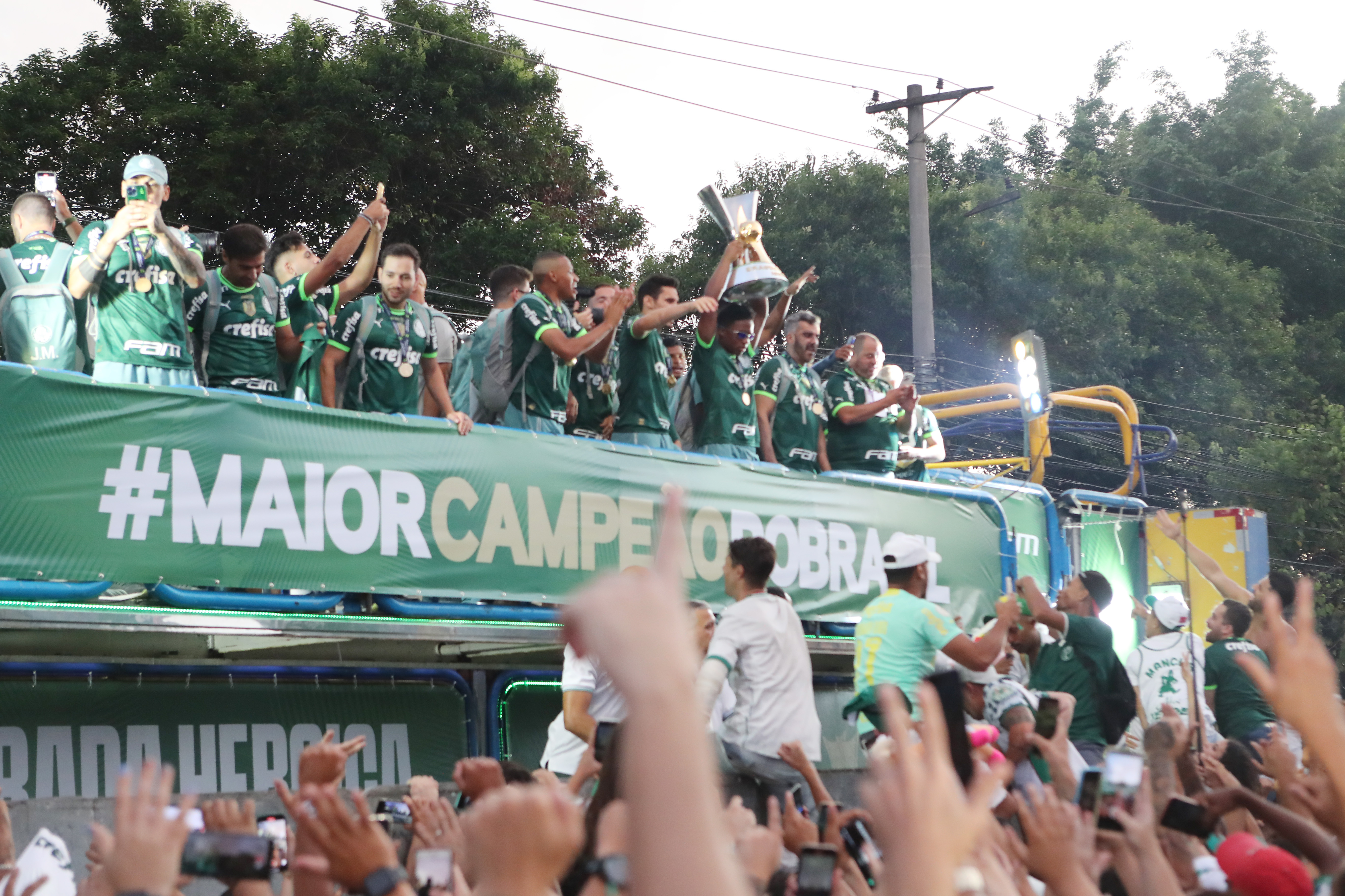 FESTA DO TÍTULO! JOGADORES DO PALMEIRAS COMEMORANDO 