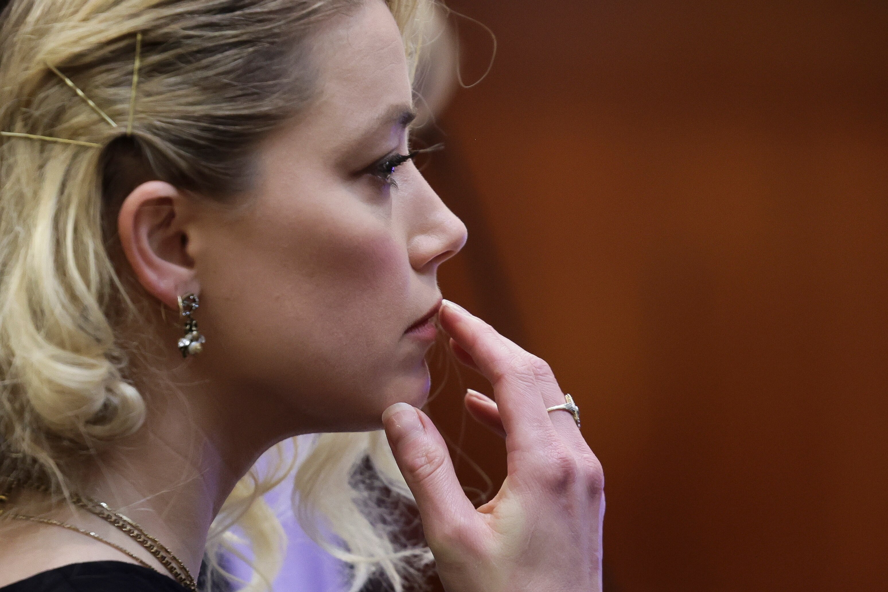 Amber Heard irá recorrer de decisão em julgamento contra Johnny Depp, diz  advogada