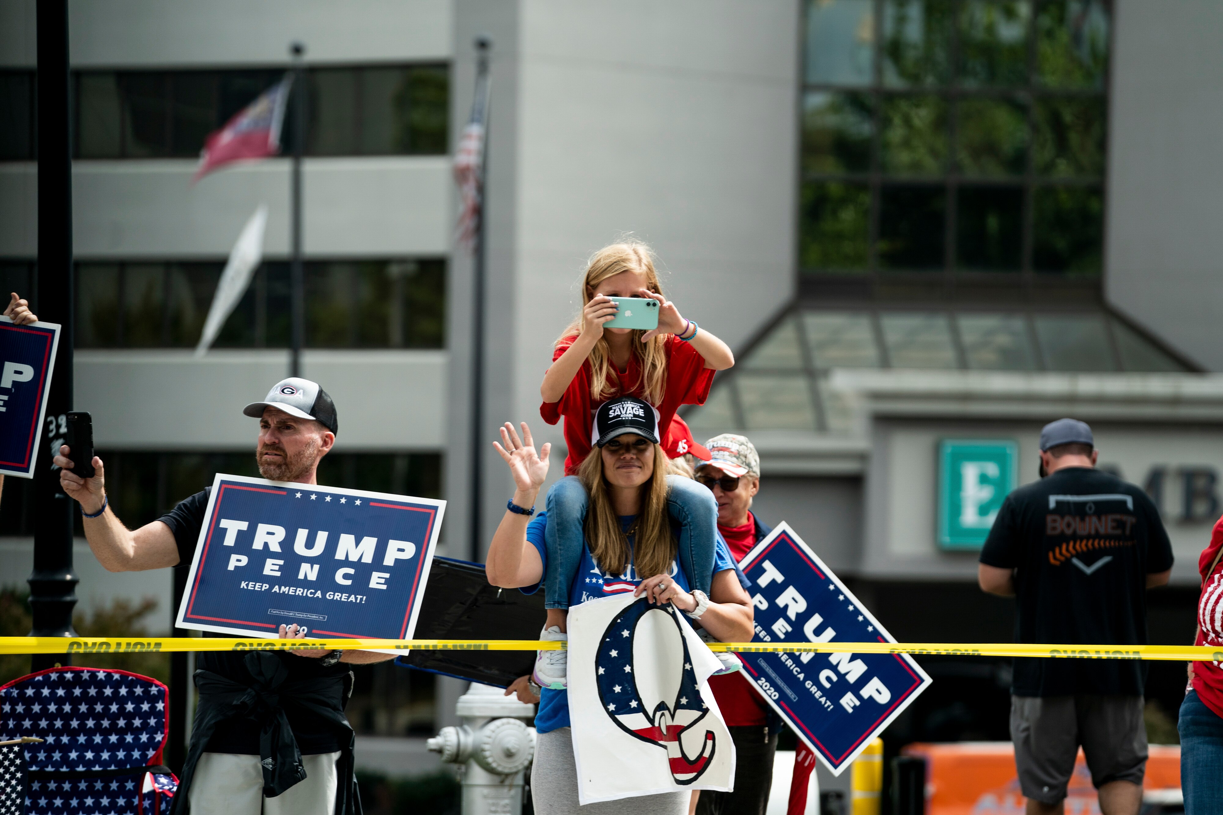 O que é QAnon, a teoria da conspiração se espalhando pelos EUA