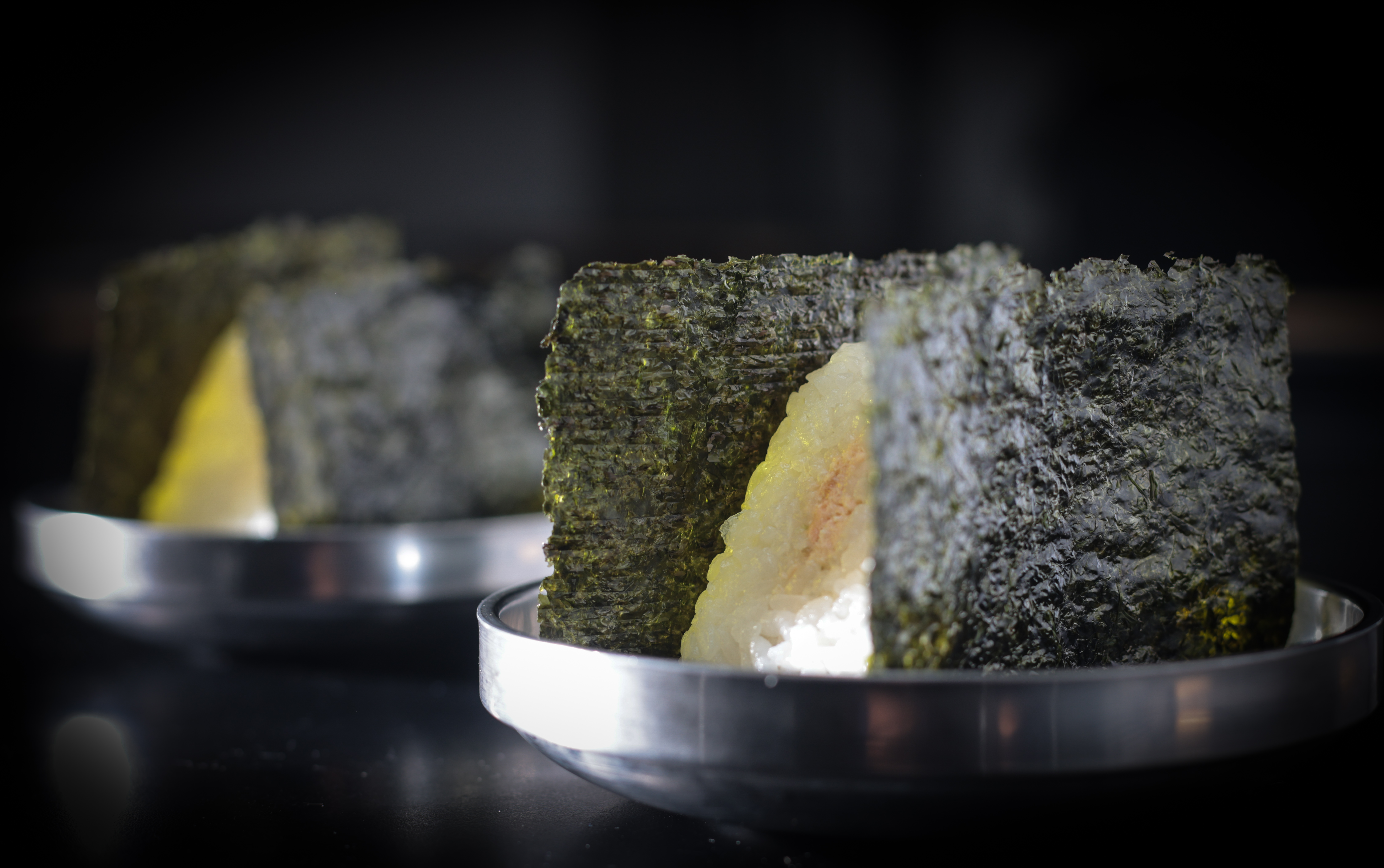Onigiri em São Paulo: 10 restaurantes imperdíveis para provar o clássico japonês