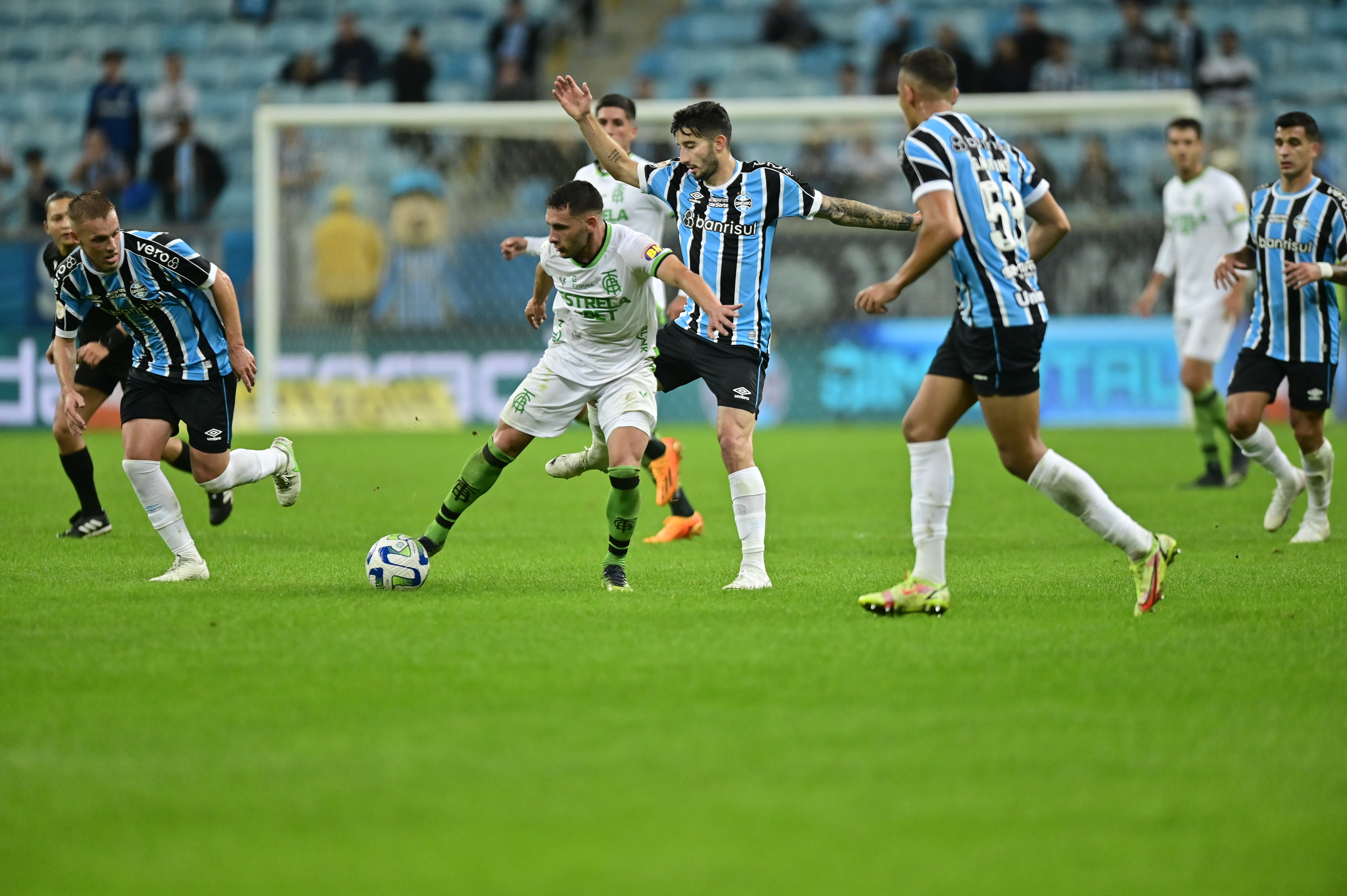 Atlético-MG 3 x 0 Grêmio  Campeonato Brasileiro: melhores momentos