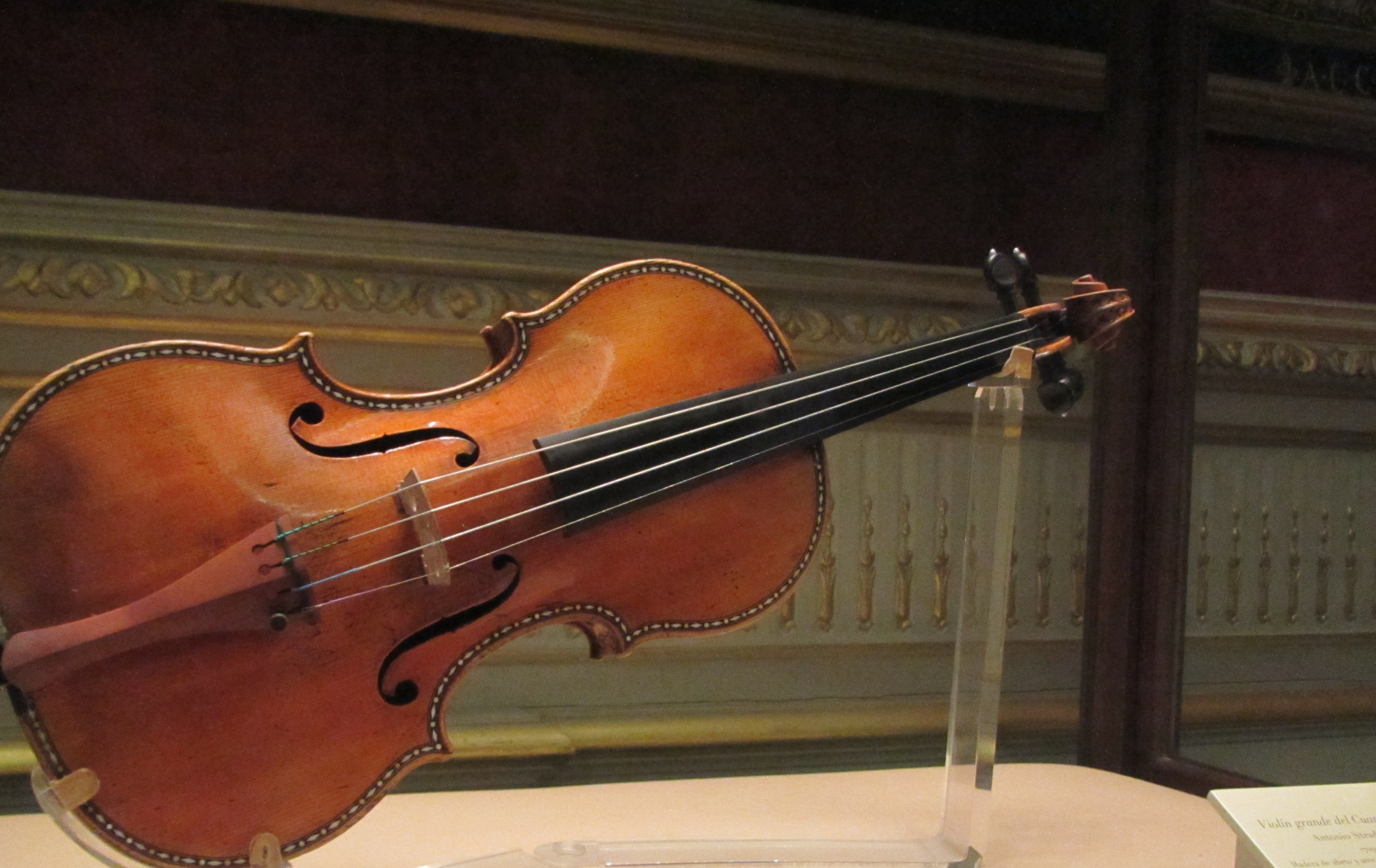 Novo mistério na França envolve Stradivarius roubado pelos