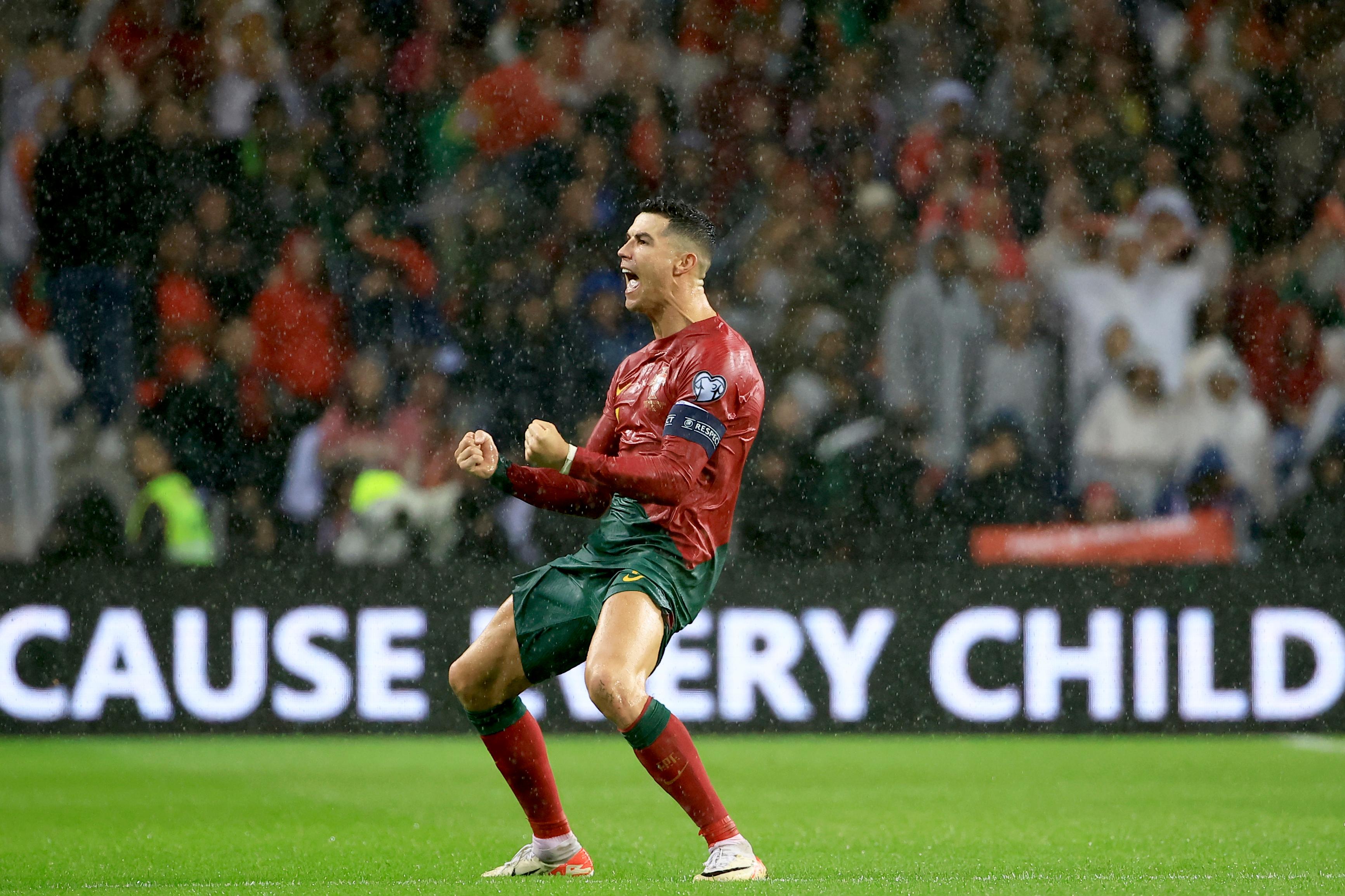 Cristiano Ronaldo marca três vezes e dá empate a Portugal contra