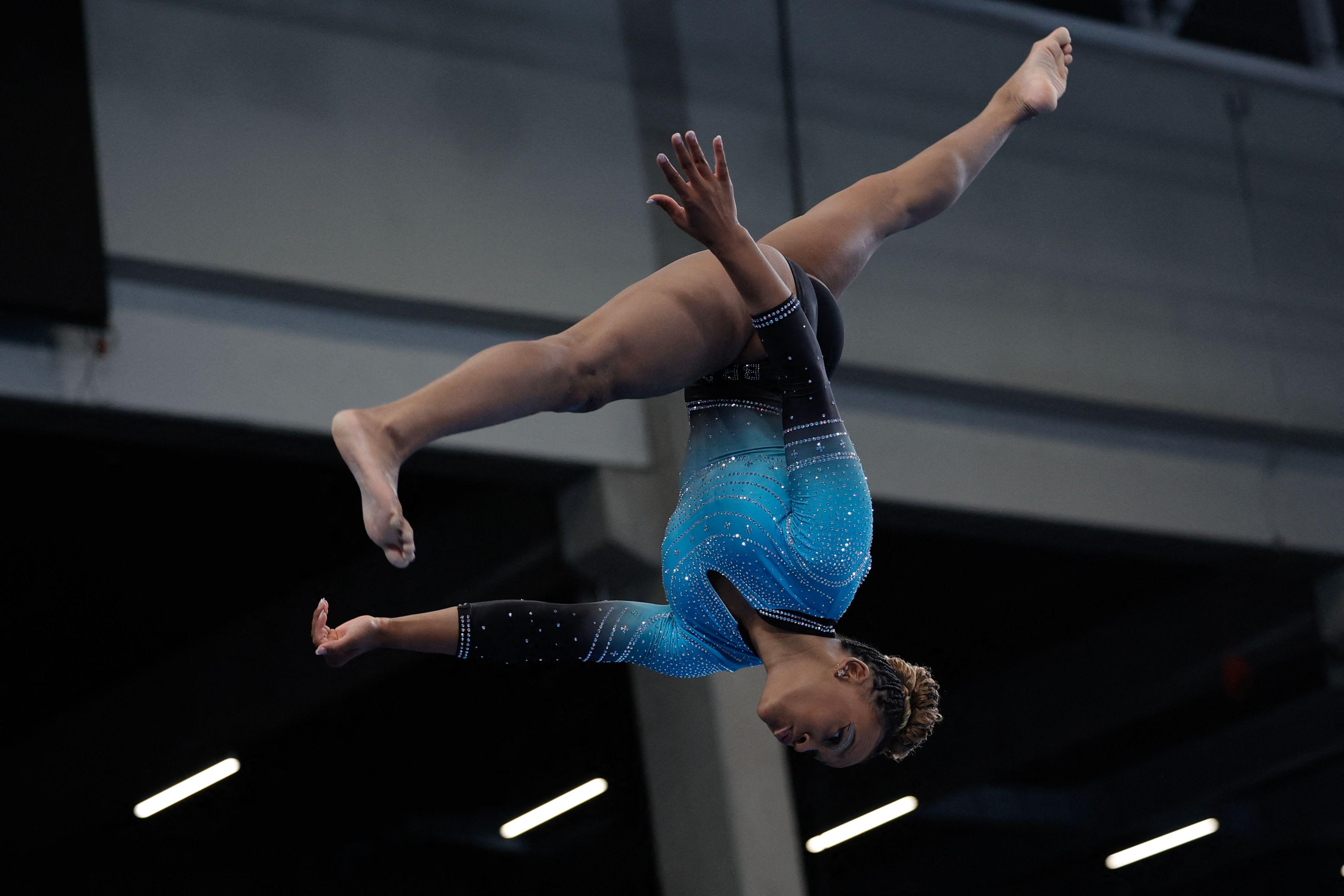 Rebeca Andrade conquista mais um ouro no Pan, agora na trave