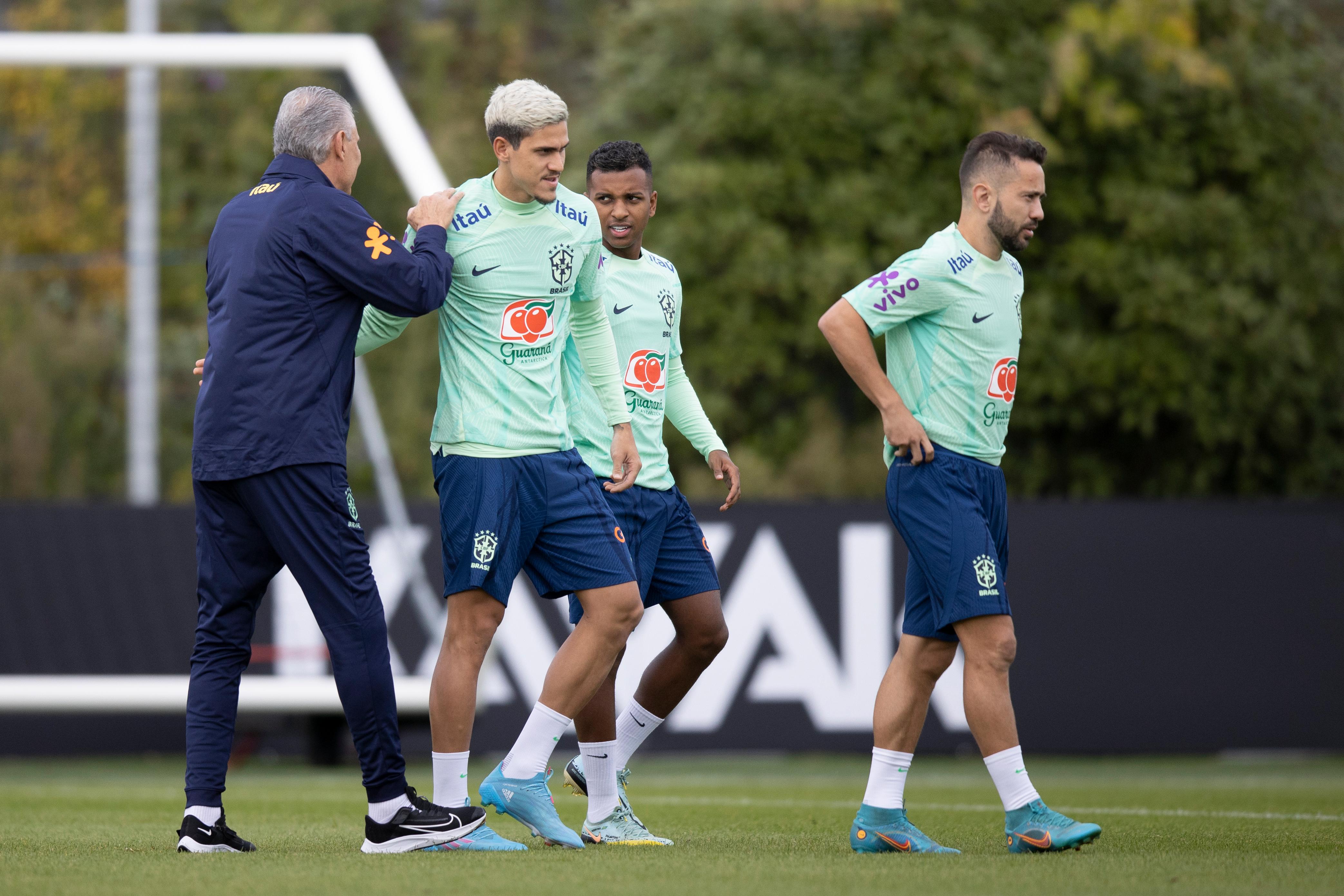 Mi casa, su casa: Neymar leva Seleção ao Parque dos Príncipes em apronto  final da Copa, seleção brasileira