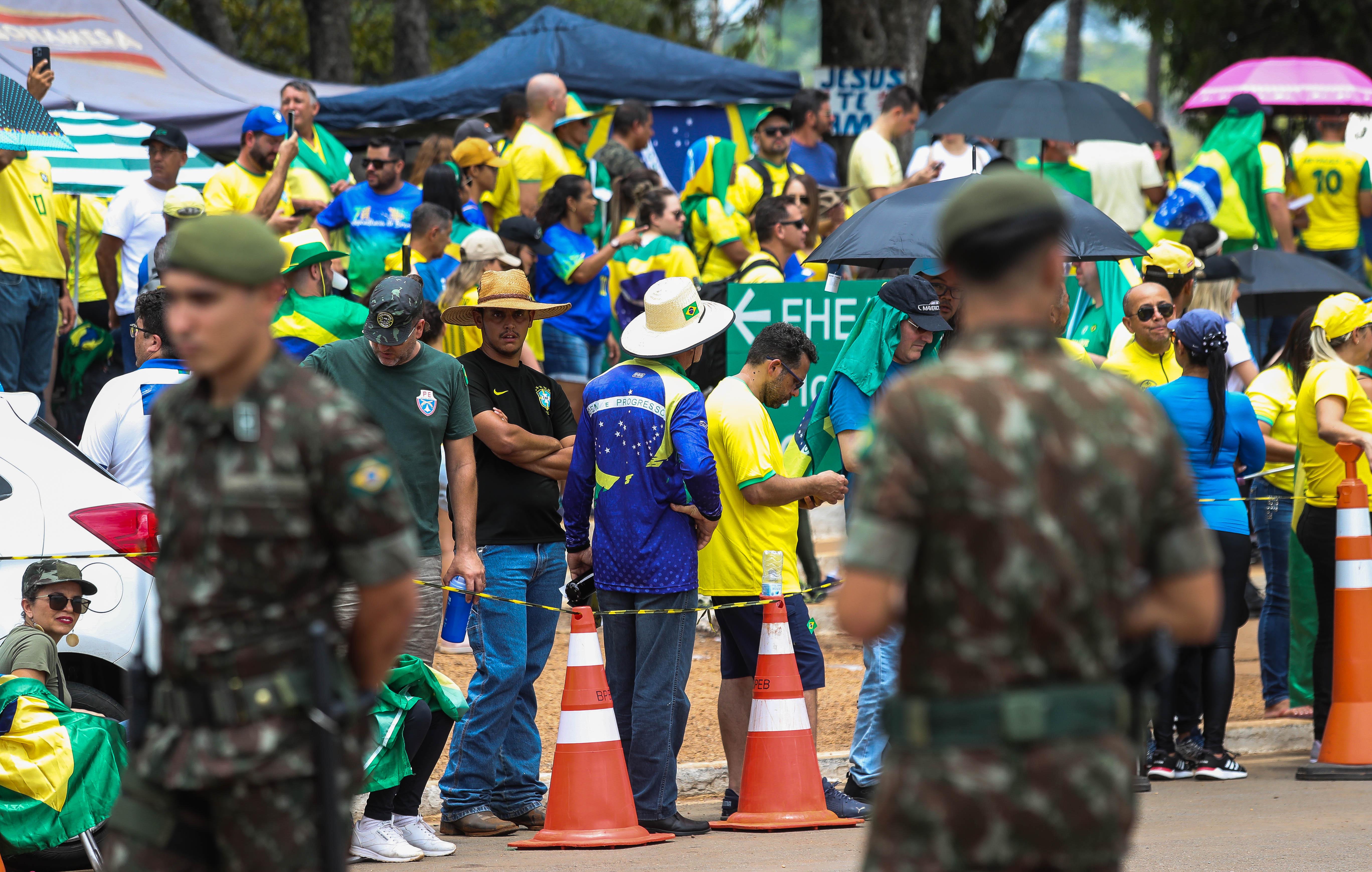 Apoiadores do Exército Brasileiro