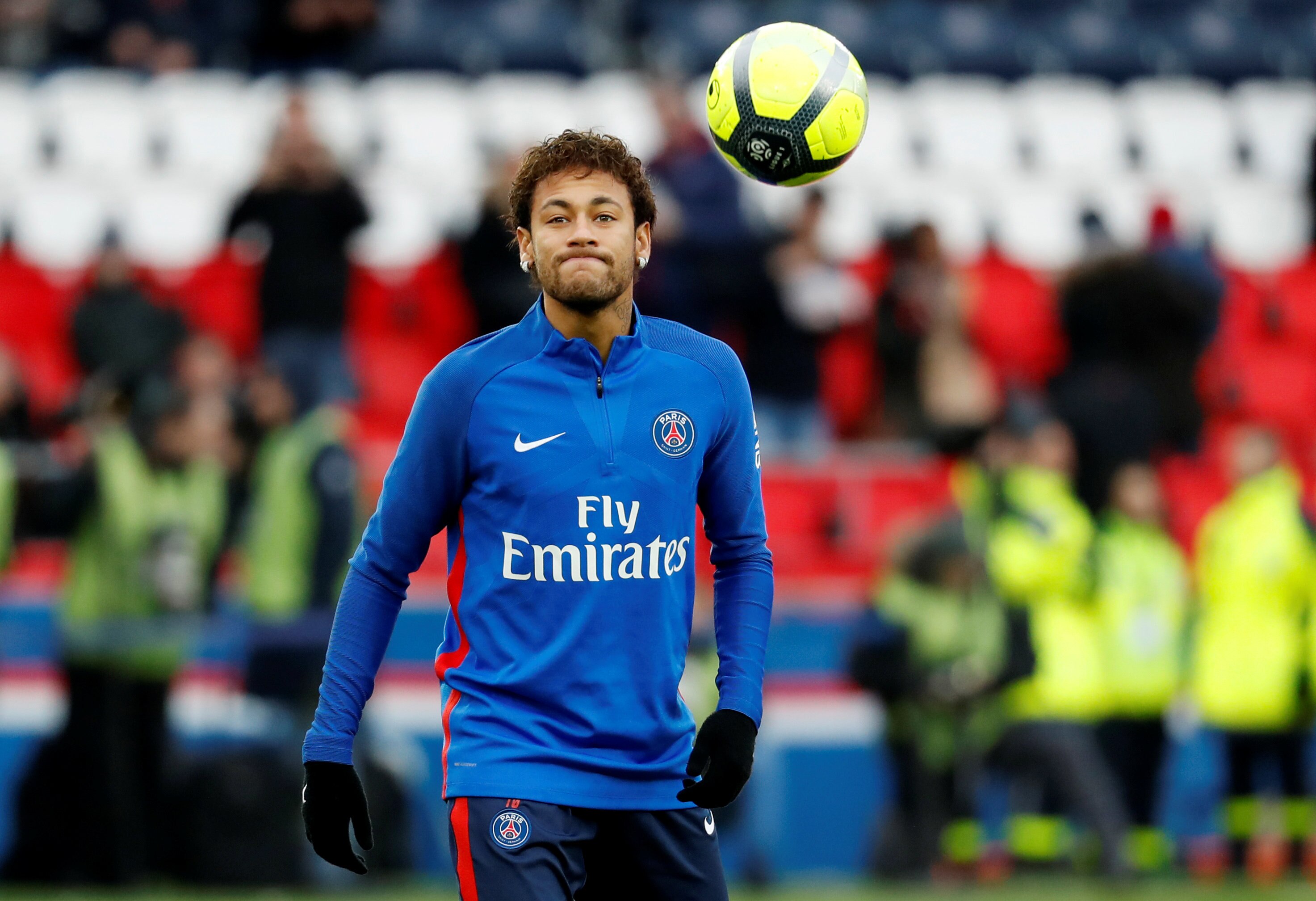 Recuperado, Neymar é relacionado no PSG e deve voltar a jogar após