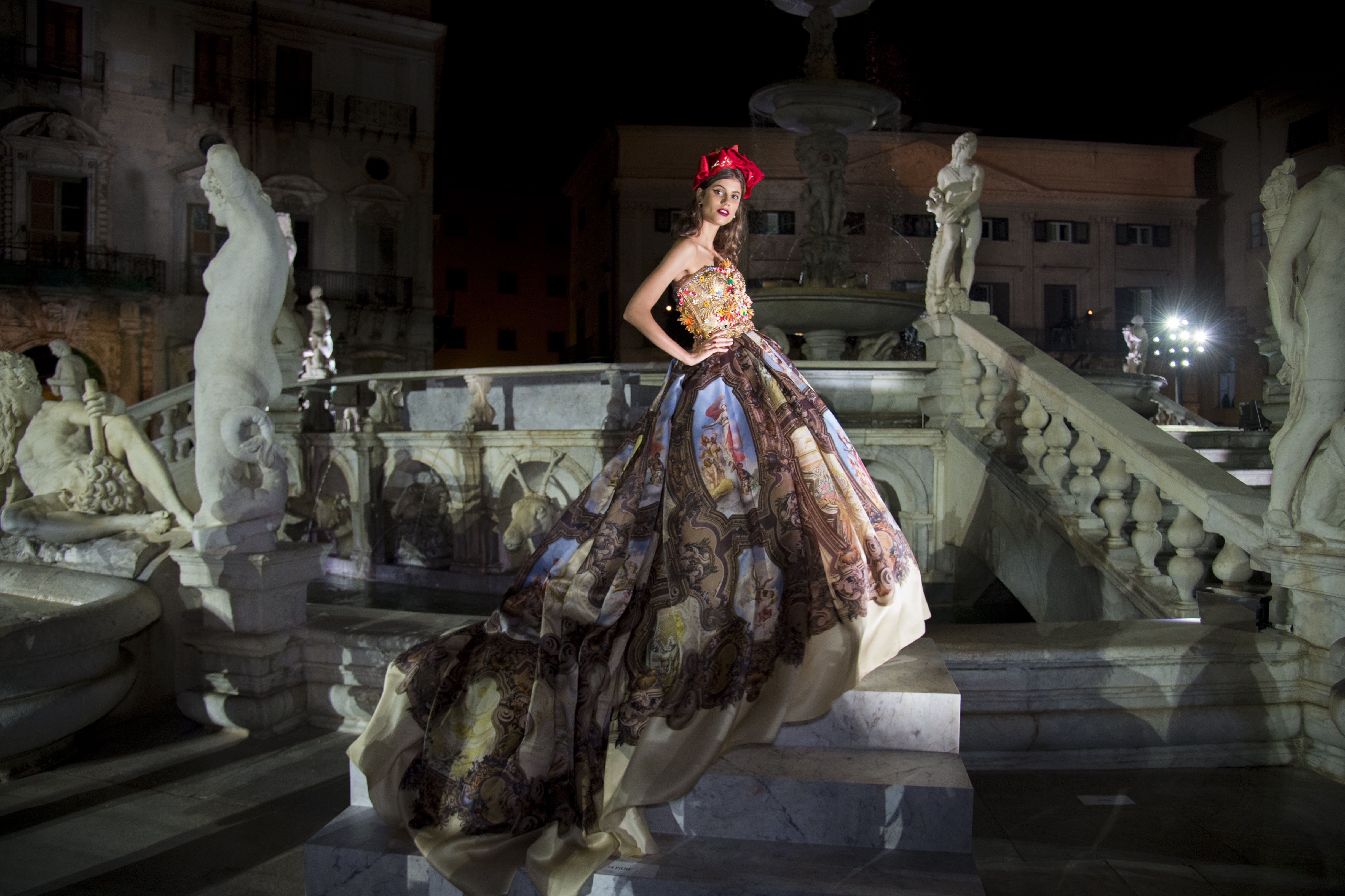 Desfile da Dolce & Gabbana, na Itália, trouxe mix de referências - Estadão
