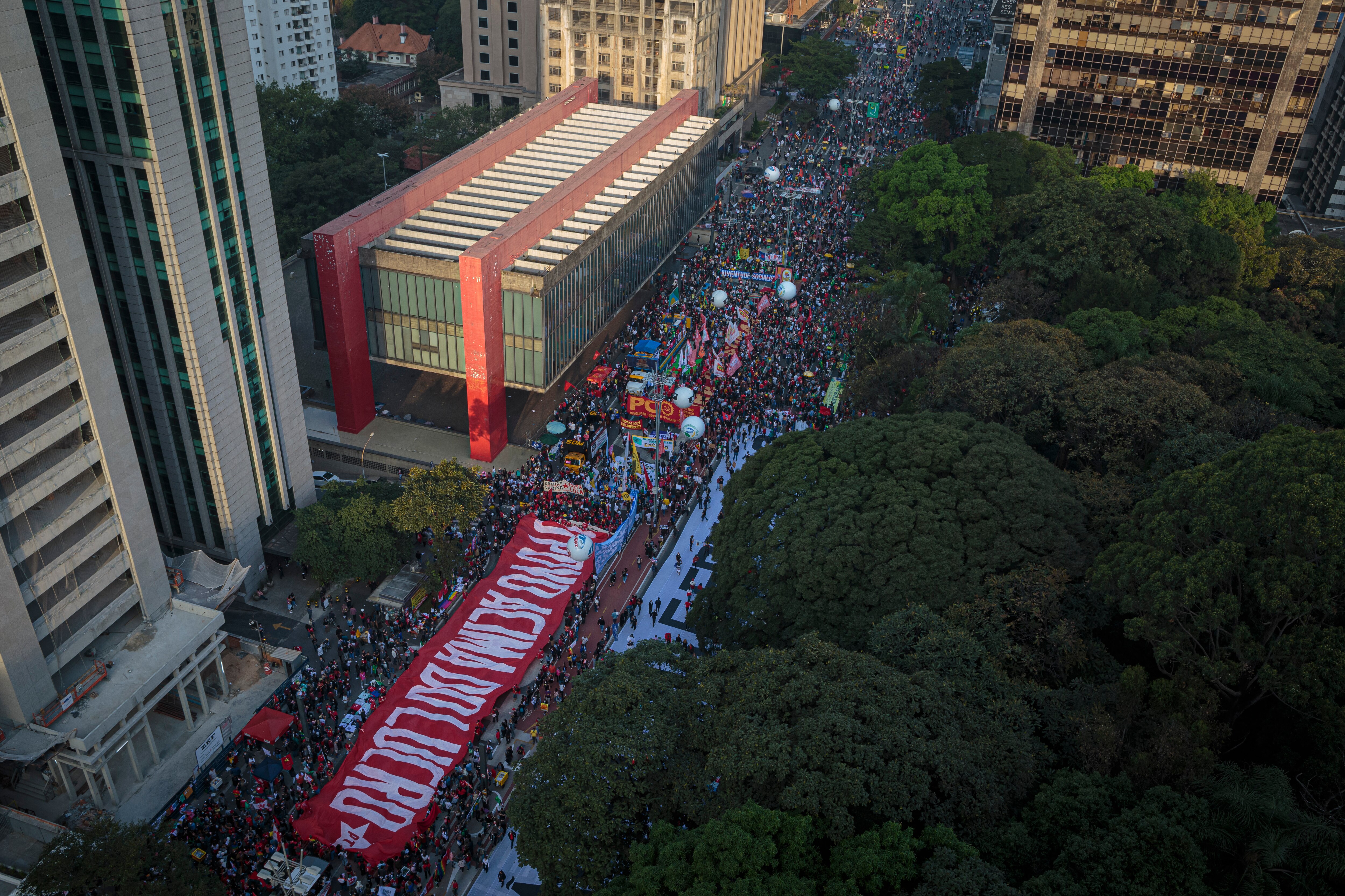 Blindado pede cuidado extra na manutenção - Jornal do Carro - Estadão