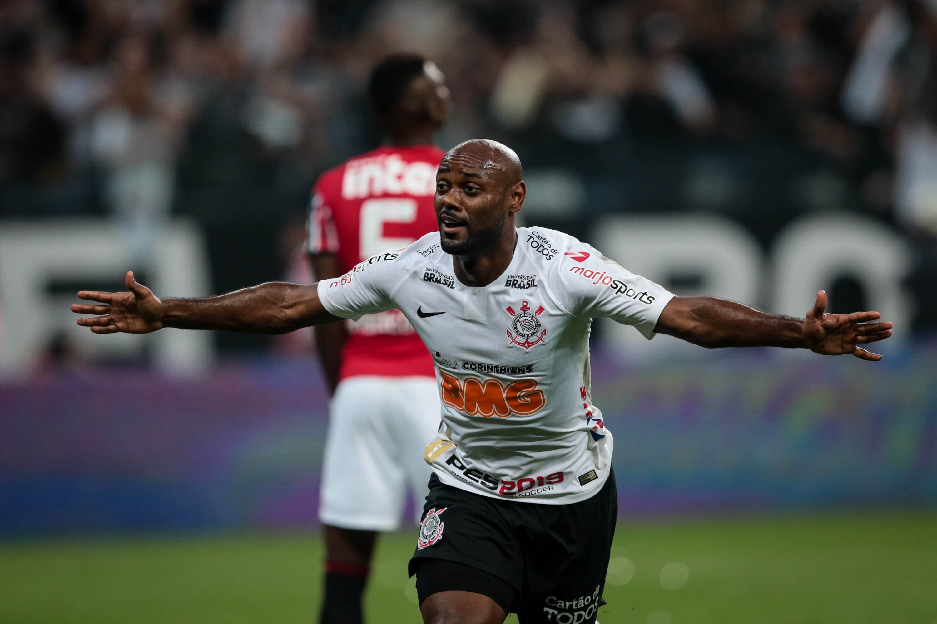 Corinthians vence o São Paulo e conquista quarto título do