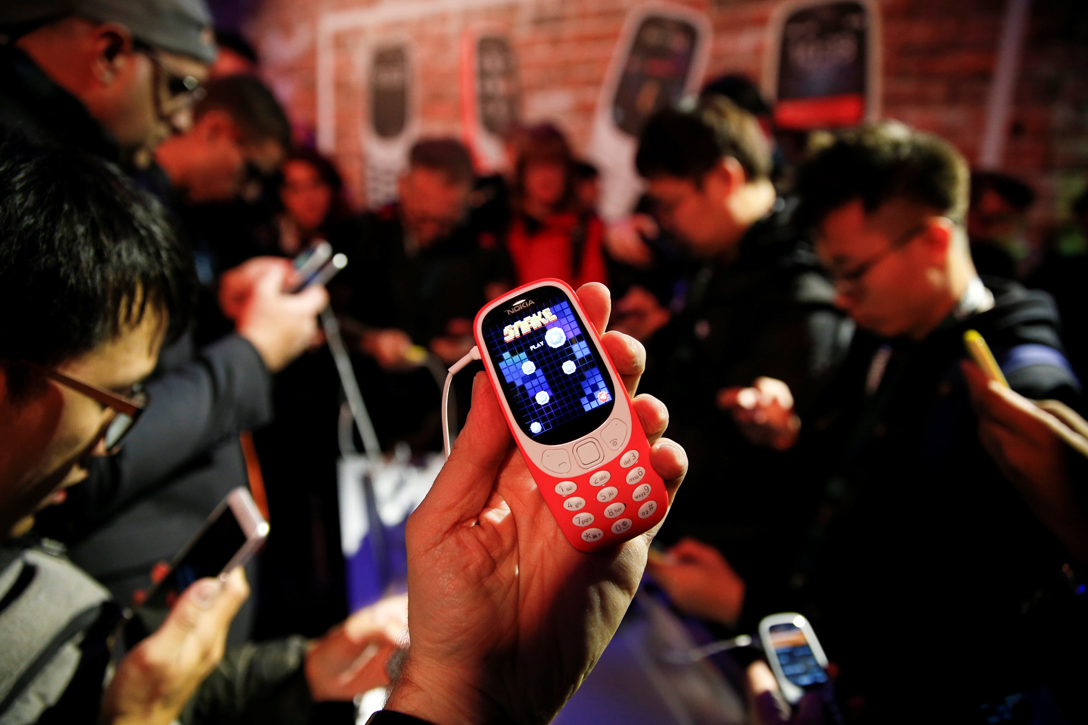 Clássico na MWC 2017: testamos o jogo da Cobrinha no novo Nokia 3310 -  TecMundo