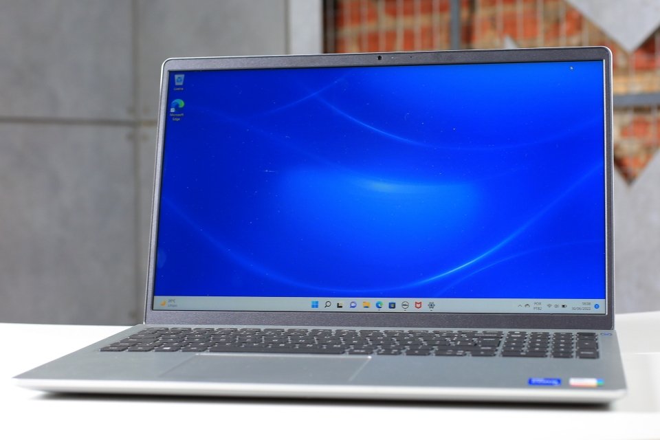 DELL Inspiron 15 3000 シルバー 15インチ Dell Inspiron 15 3000 REVIEW: ótimo para trabalho (o que você vai