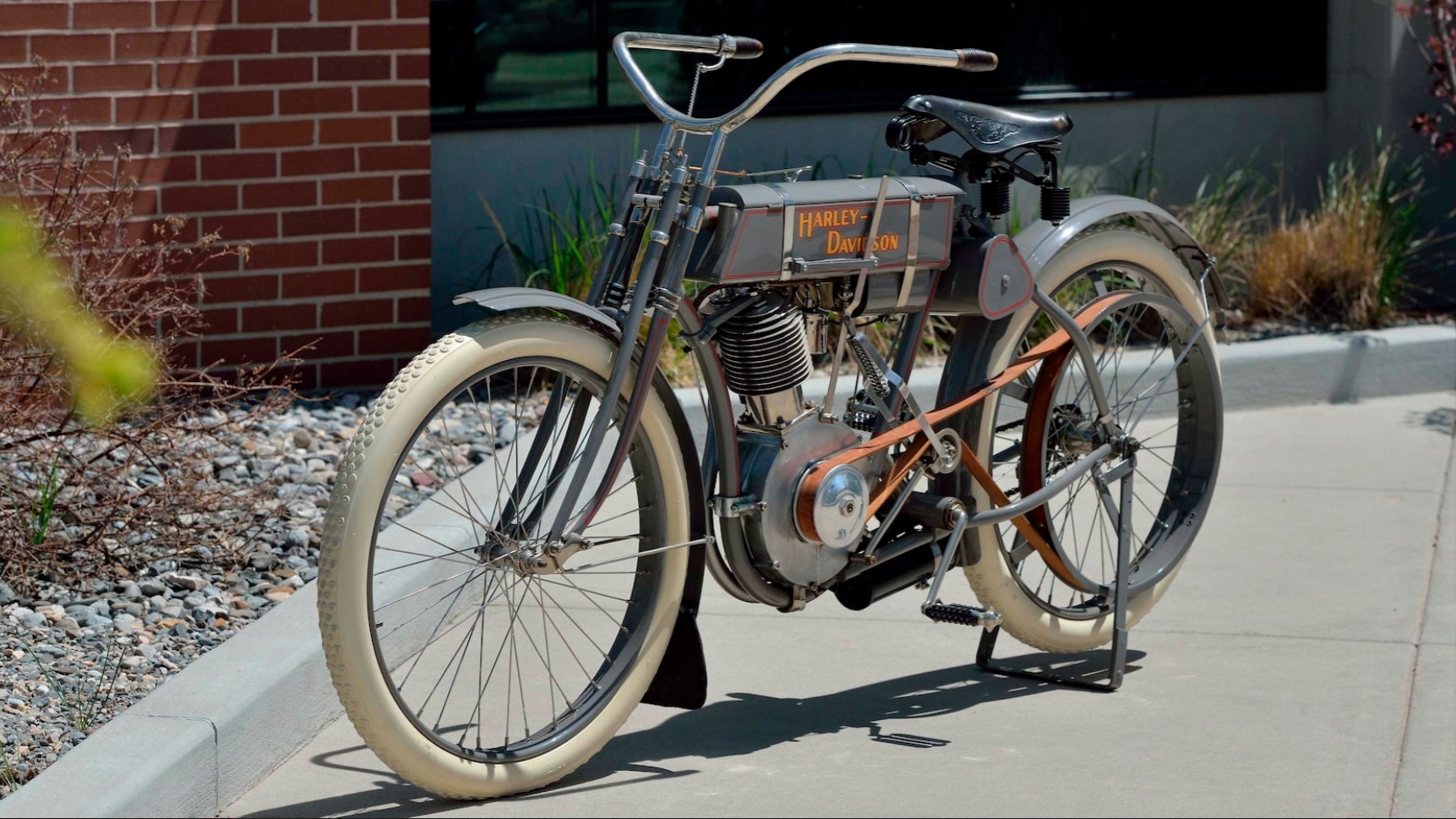 HARLEY-DAVIDSON ブラックタンク Harley-Davidson 1908 é a moto mais cara do mundo por quase R$ 5