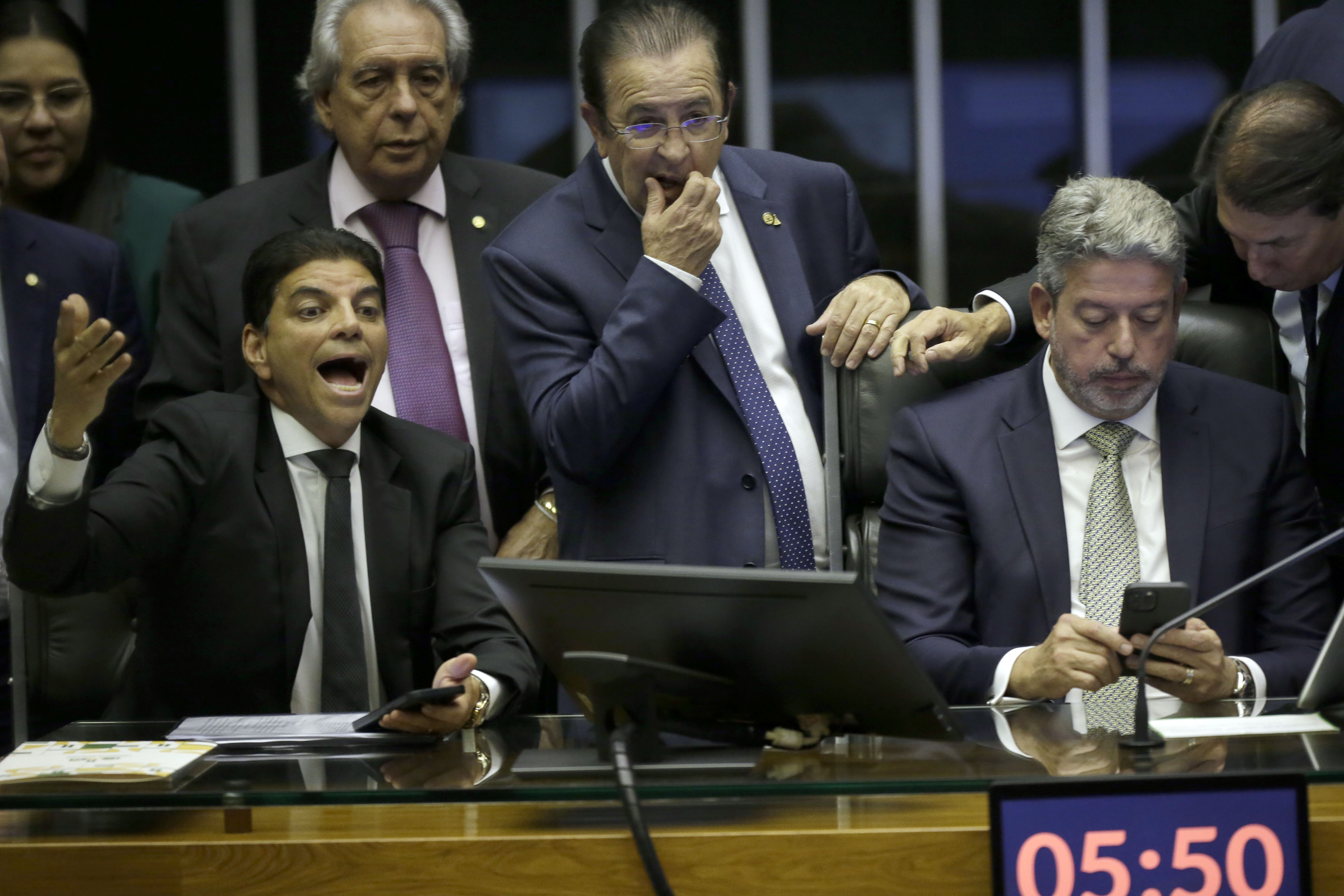 Arcabou&ccedil;o: relator inclui dispositivos que permitem gasto extra de at&eacute; R$ 80  bi em 2024 e 2025 - Estad&atilde;o