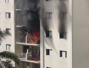 SP: incêndio atinge prédio em Perdizes e deixa vítimas, Brasil