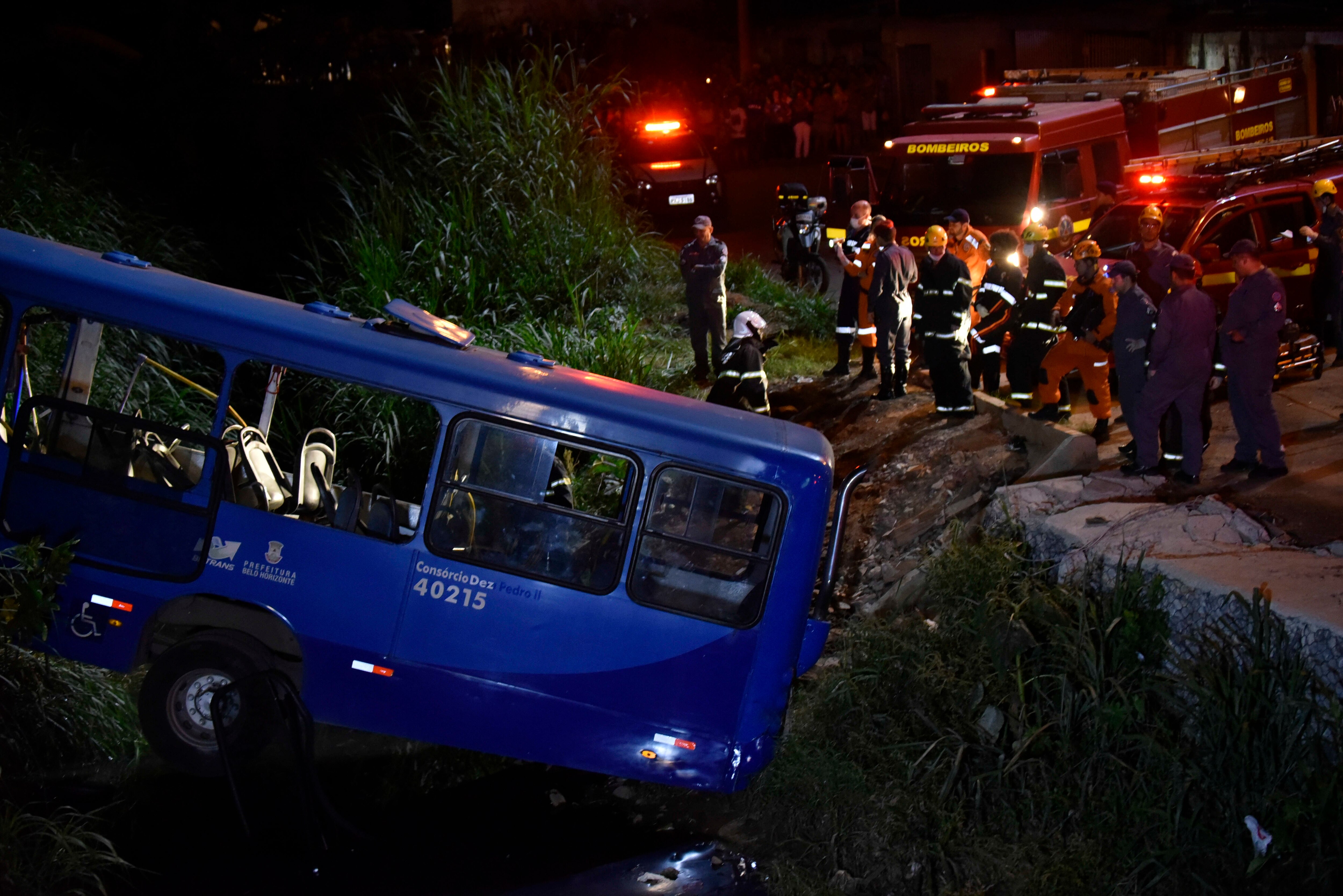 Acidente na BR-251 mata sete e deixa 39 feridos no norte de MG