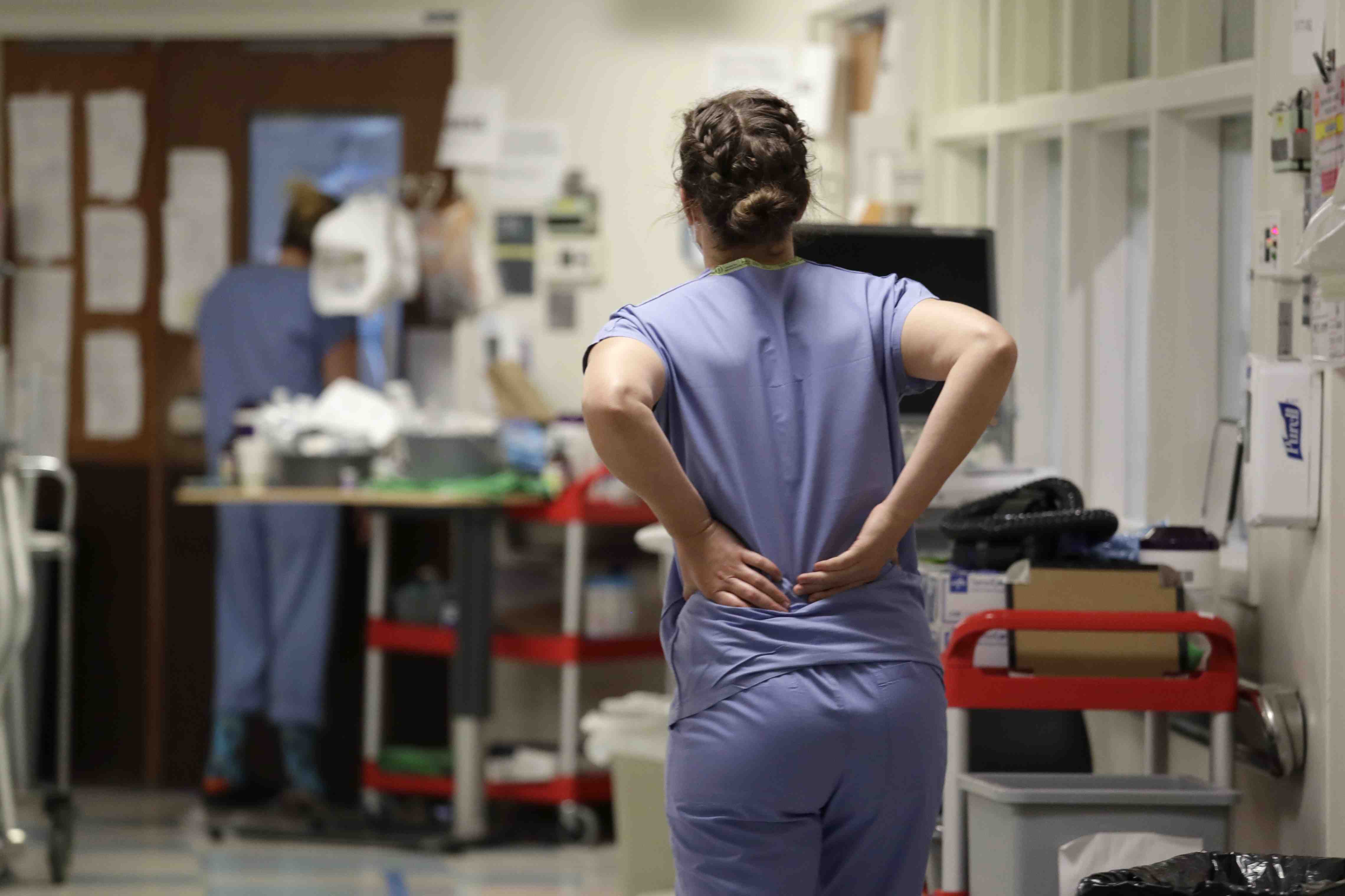 El PP exige a Puig retirar el barracón del Hospital Provincial donde se  atienden a pacientes de la UCA