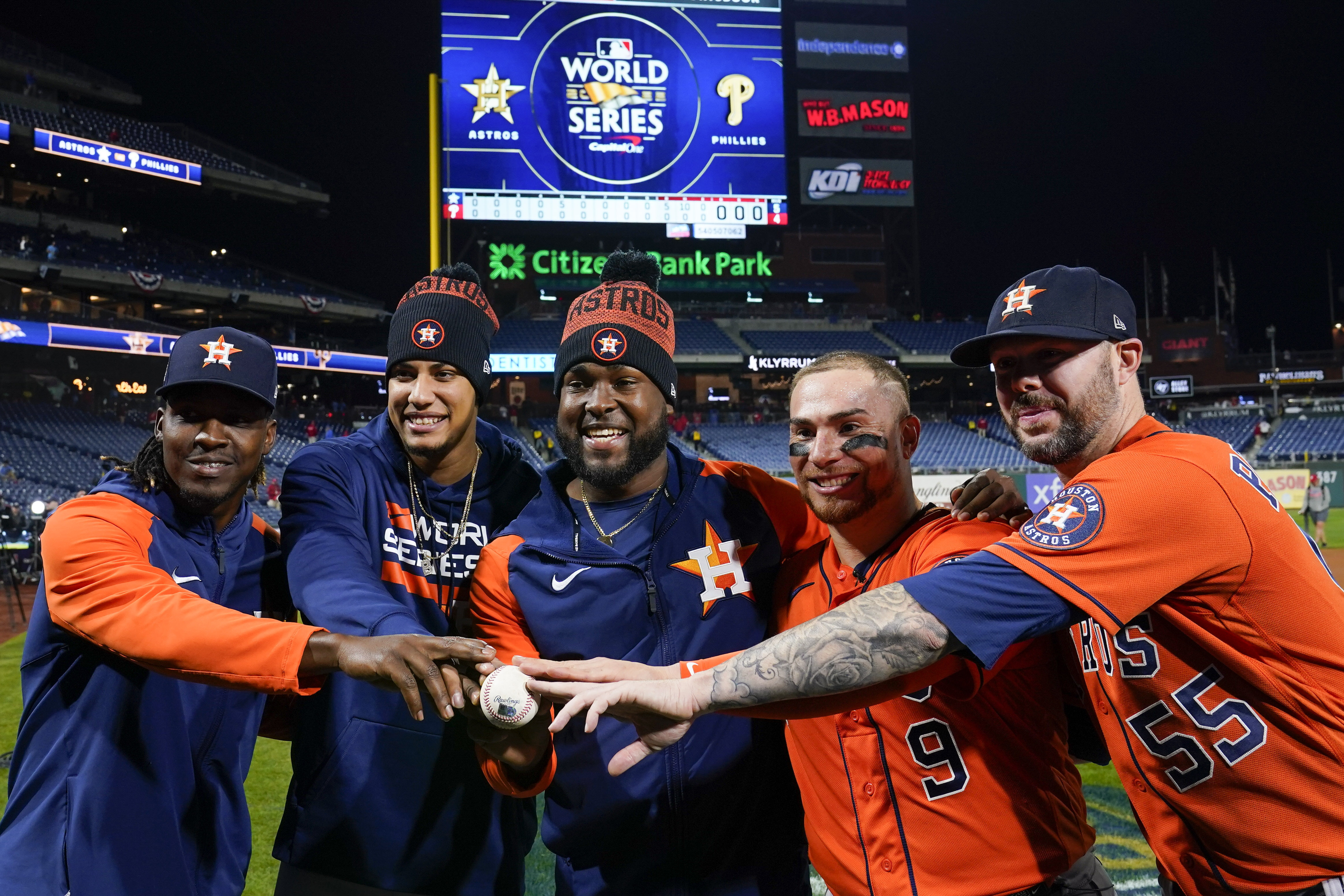 Peña y Verlander sitúan Astros a un paso de Serie Mundial