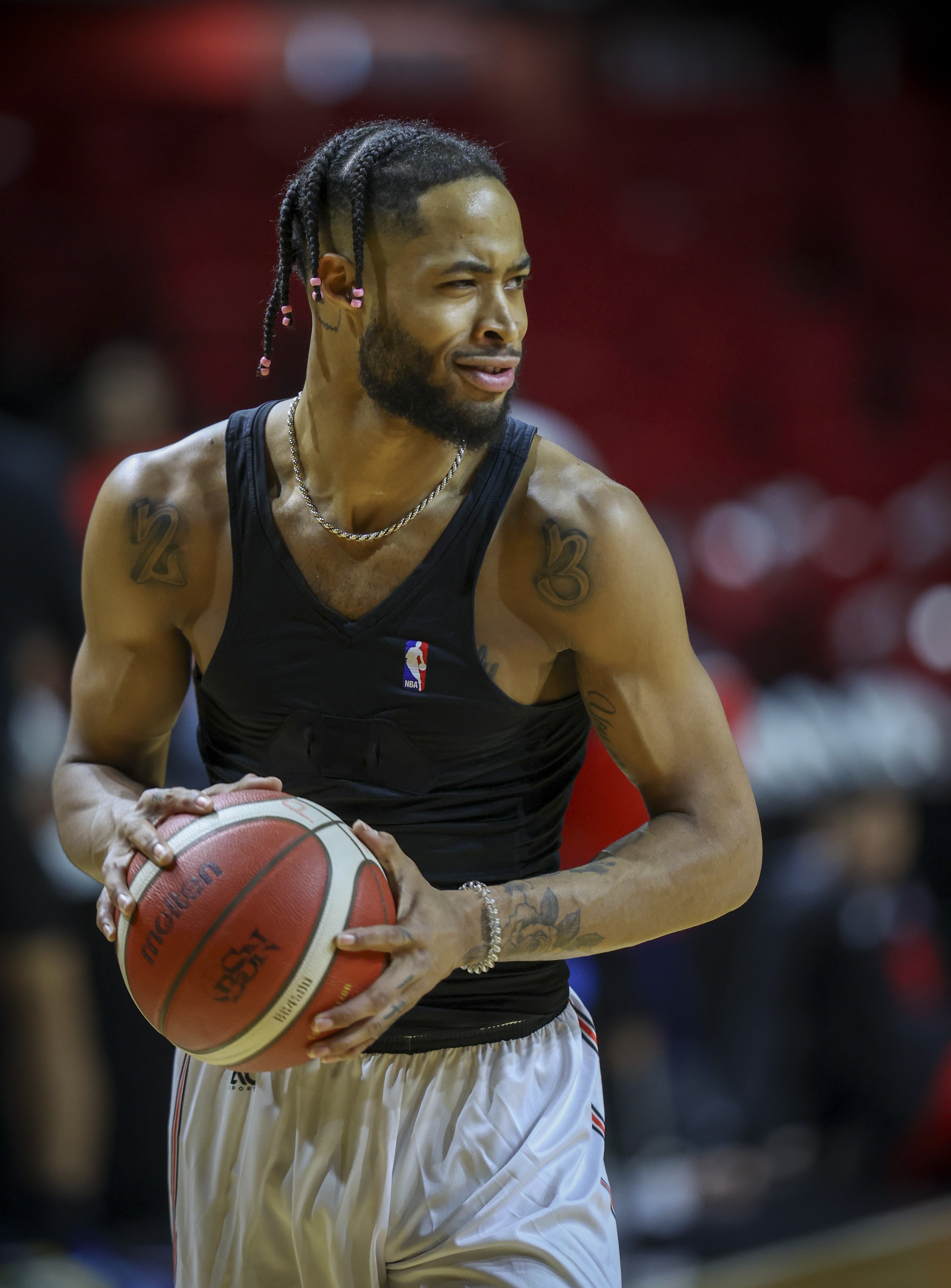 BSN: Phillip Wheeler debuta con 16 puntos y los Piratas derrotan a los  Indios - El Nuevo Día