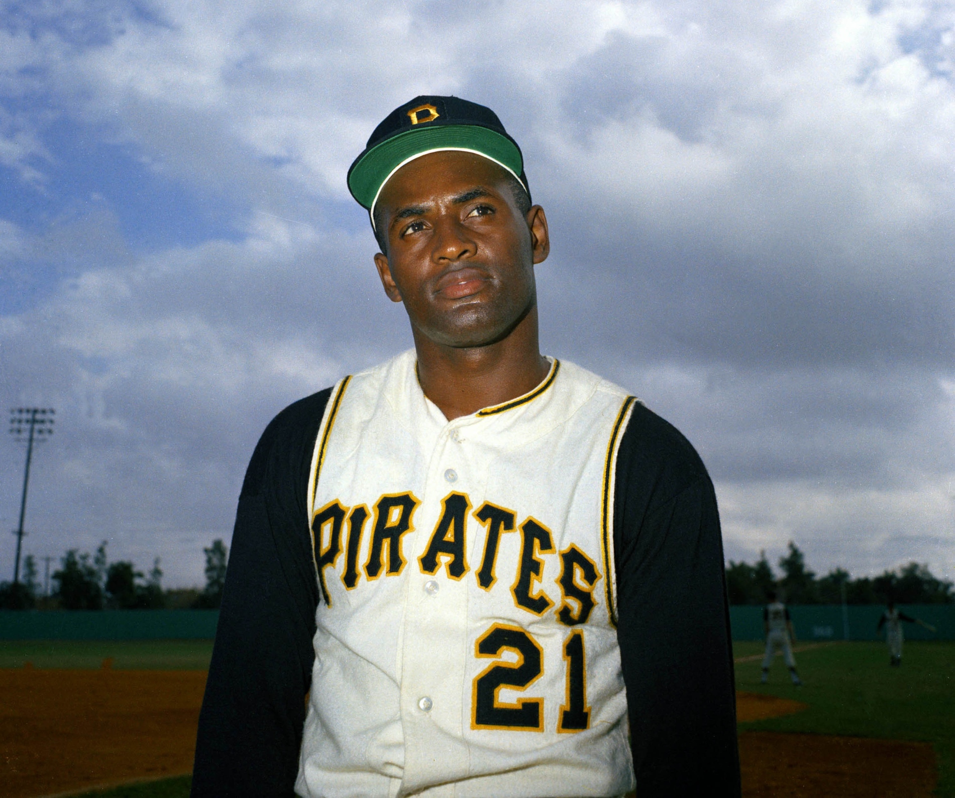 Estudiantes celebran el Día de Roberto Clemente junto a Matino Clemente -  Primera Hora