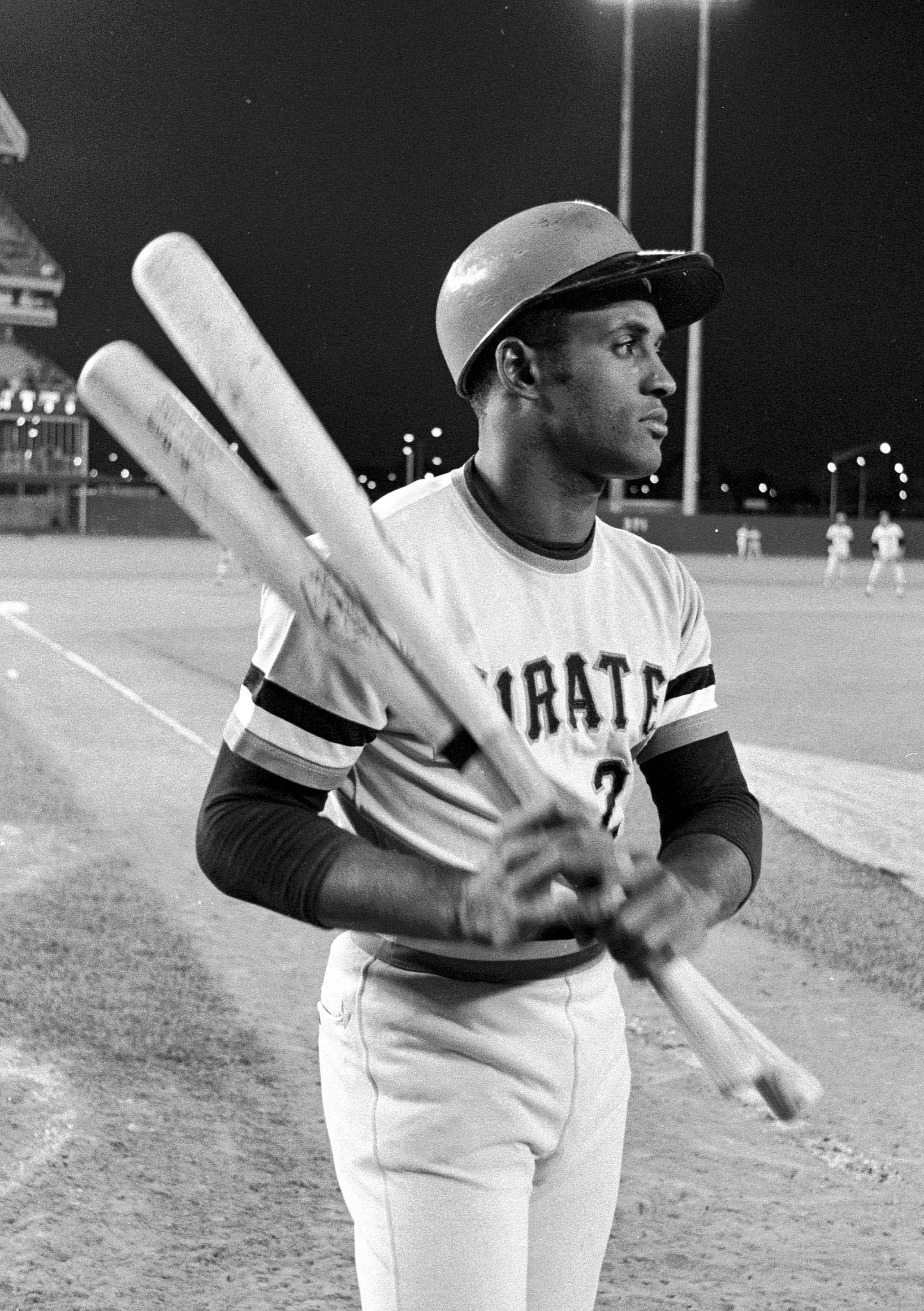 Peloteros puertorriqueños usarán el número 21 en homenaje a Roberto  Clemente, TUDN MLB