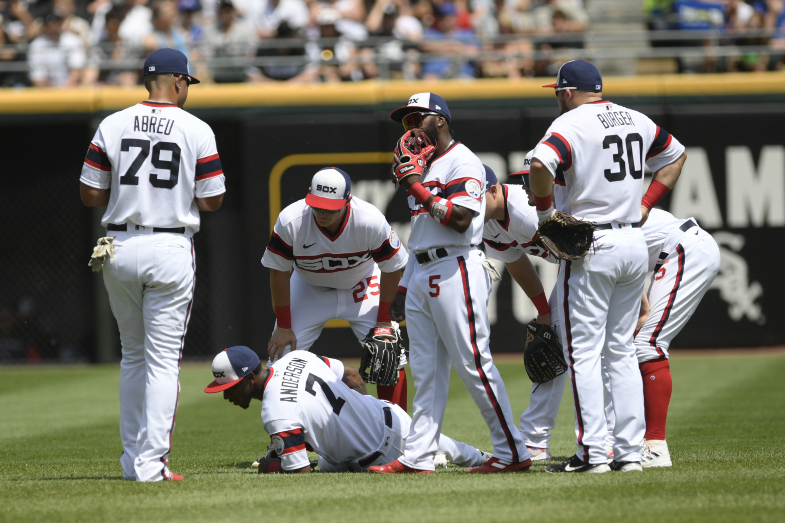 Gabe Kapler's National Anthem protest 'not appropriate,' White Sox manager Tony  La Russa says