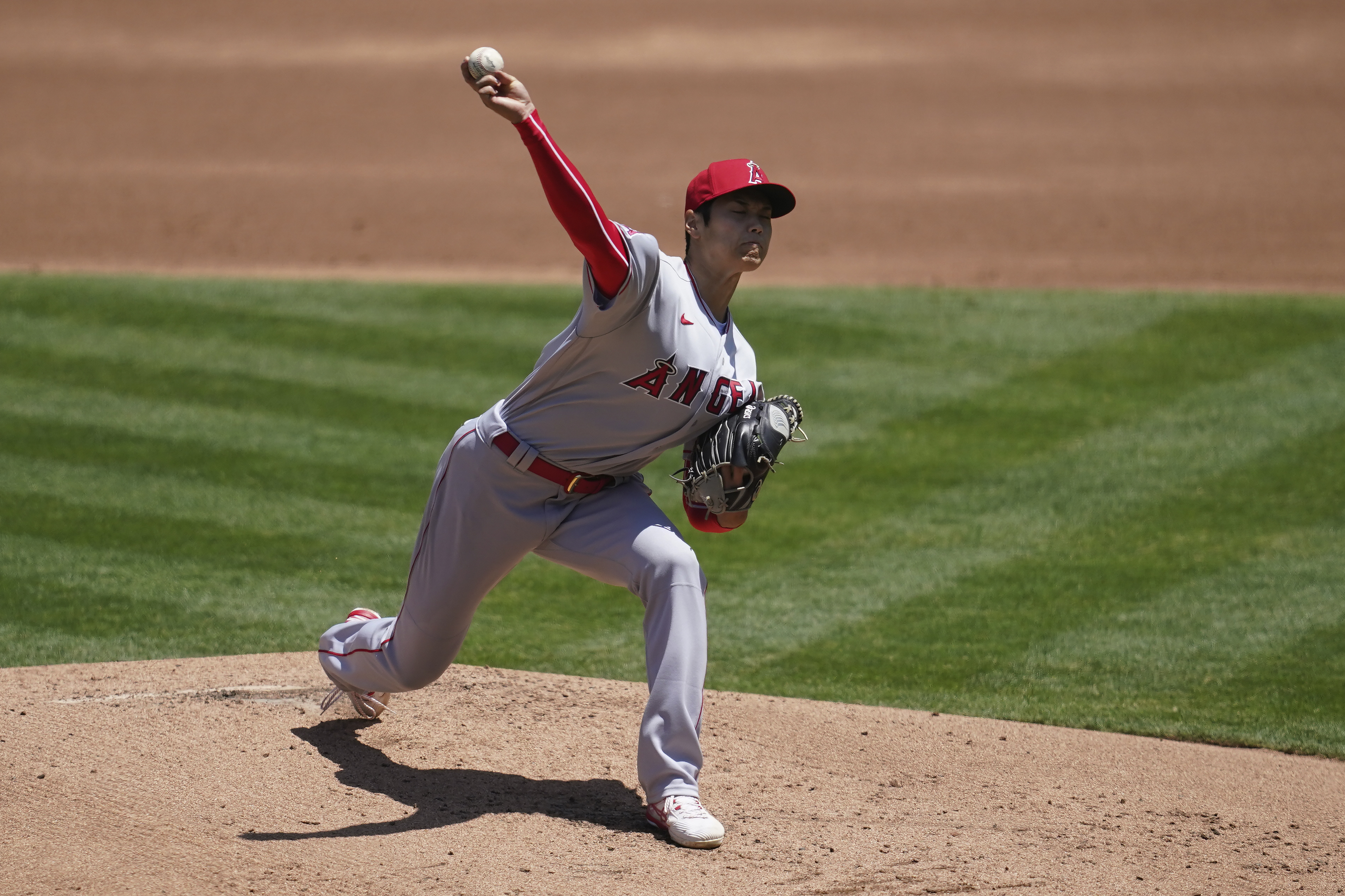 Angels' Shohei Ohtani doesn't pitch Tuesday; Mike Trout has