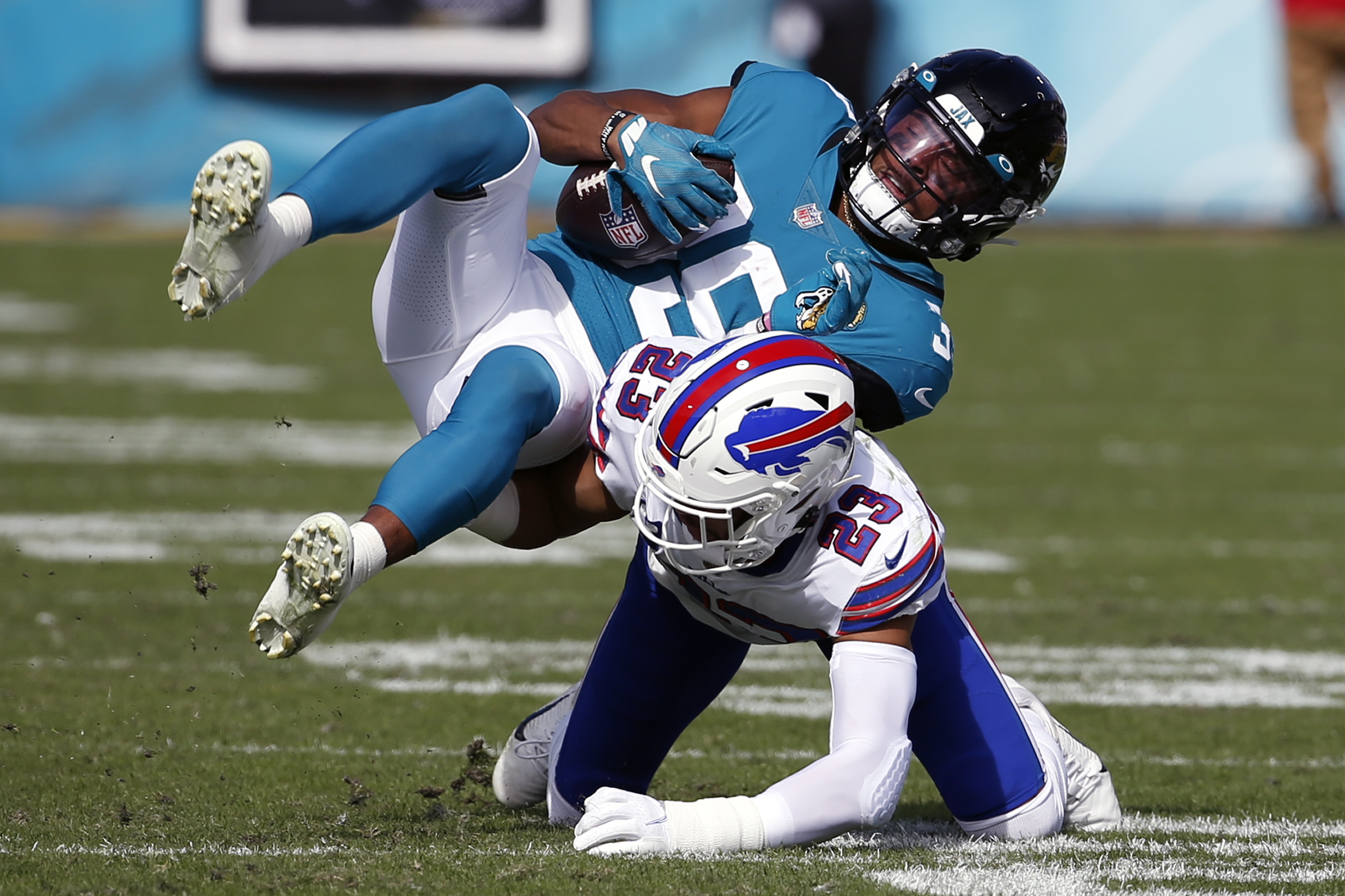 Jaguars' Jamal Agnew scores on 102--yard kickoff return