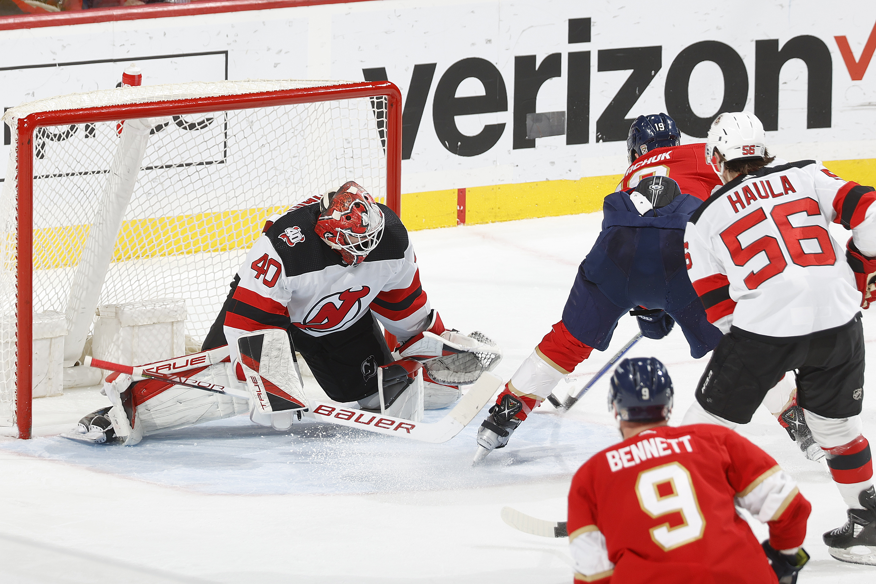 Maple Leafs break three-game losing streak with win over Devils