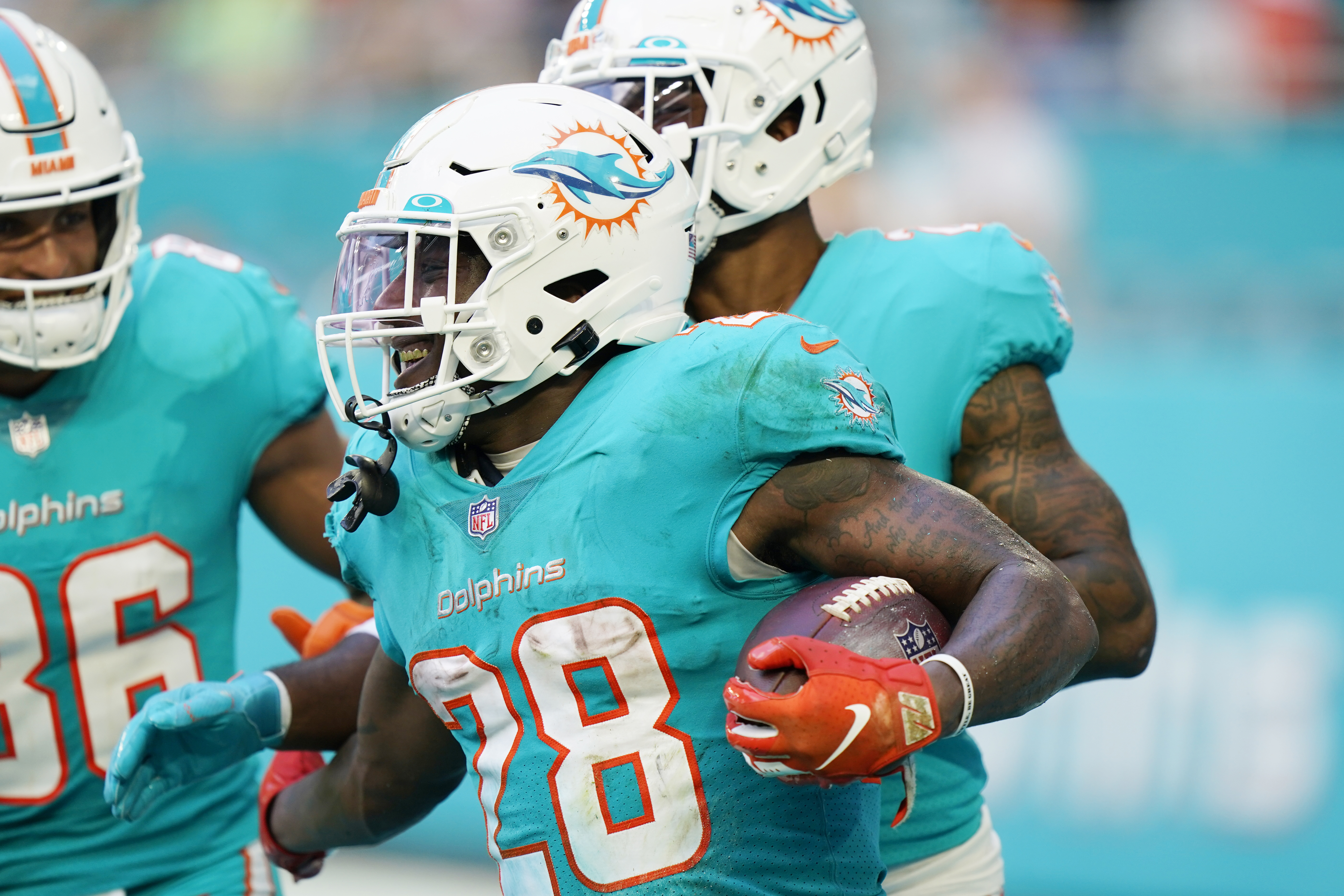 Dolphins win third straight, top Jets 24-17