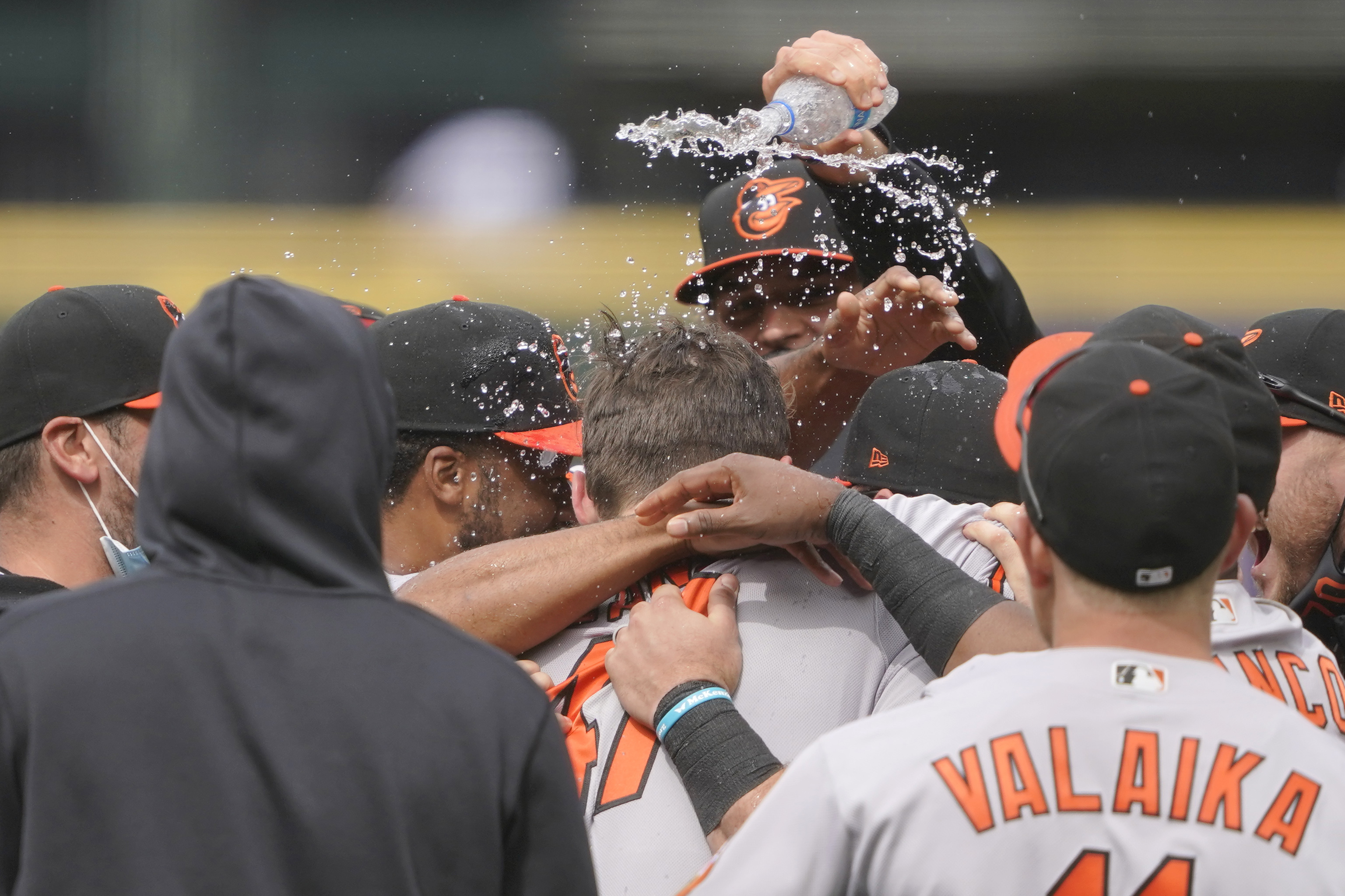 John Means throws 1st career no-hitter; O's shut out M's 6-0