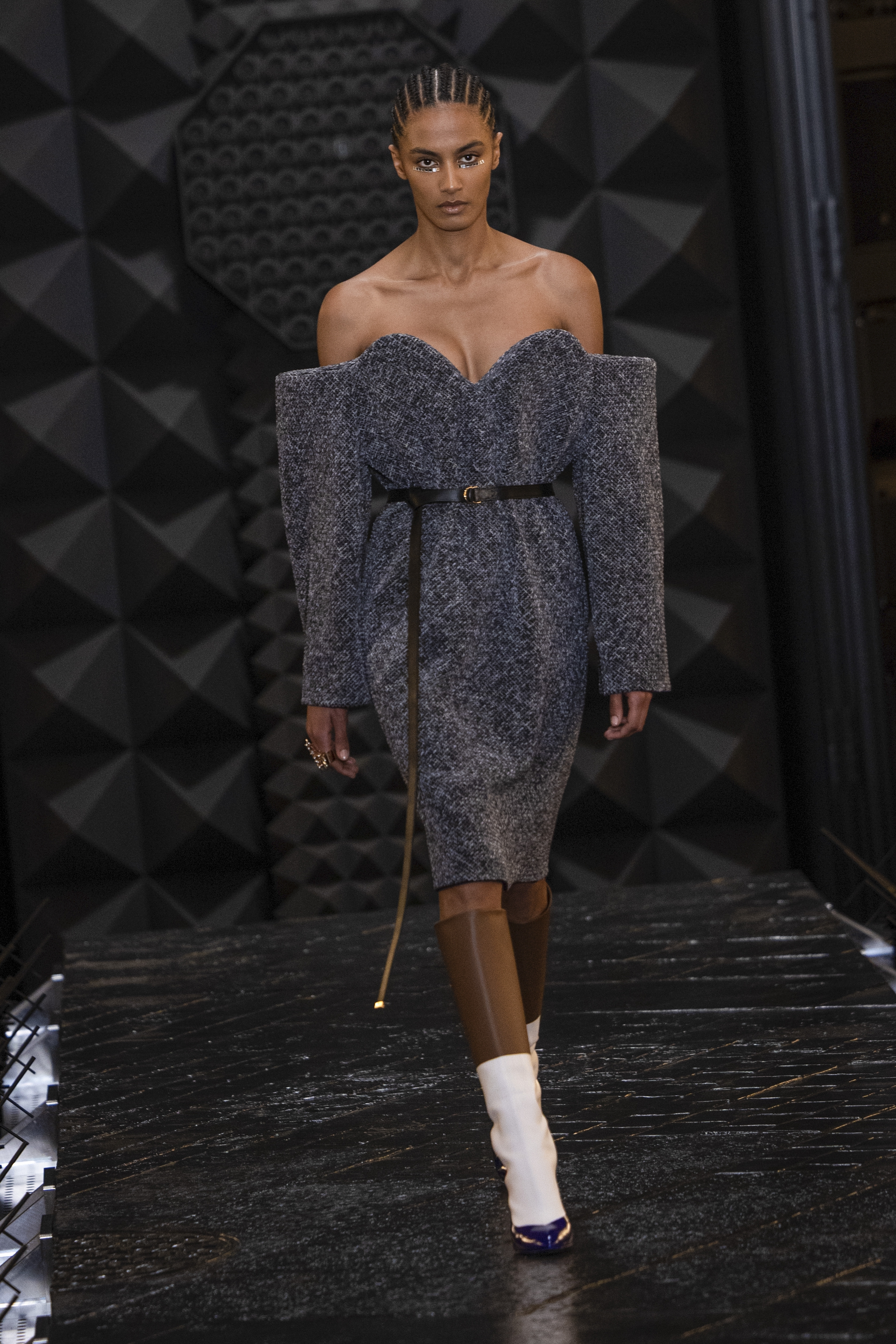 Lea Seydoux arrives for the Louis Vuitton Fall/Winter 2023-2024