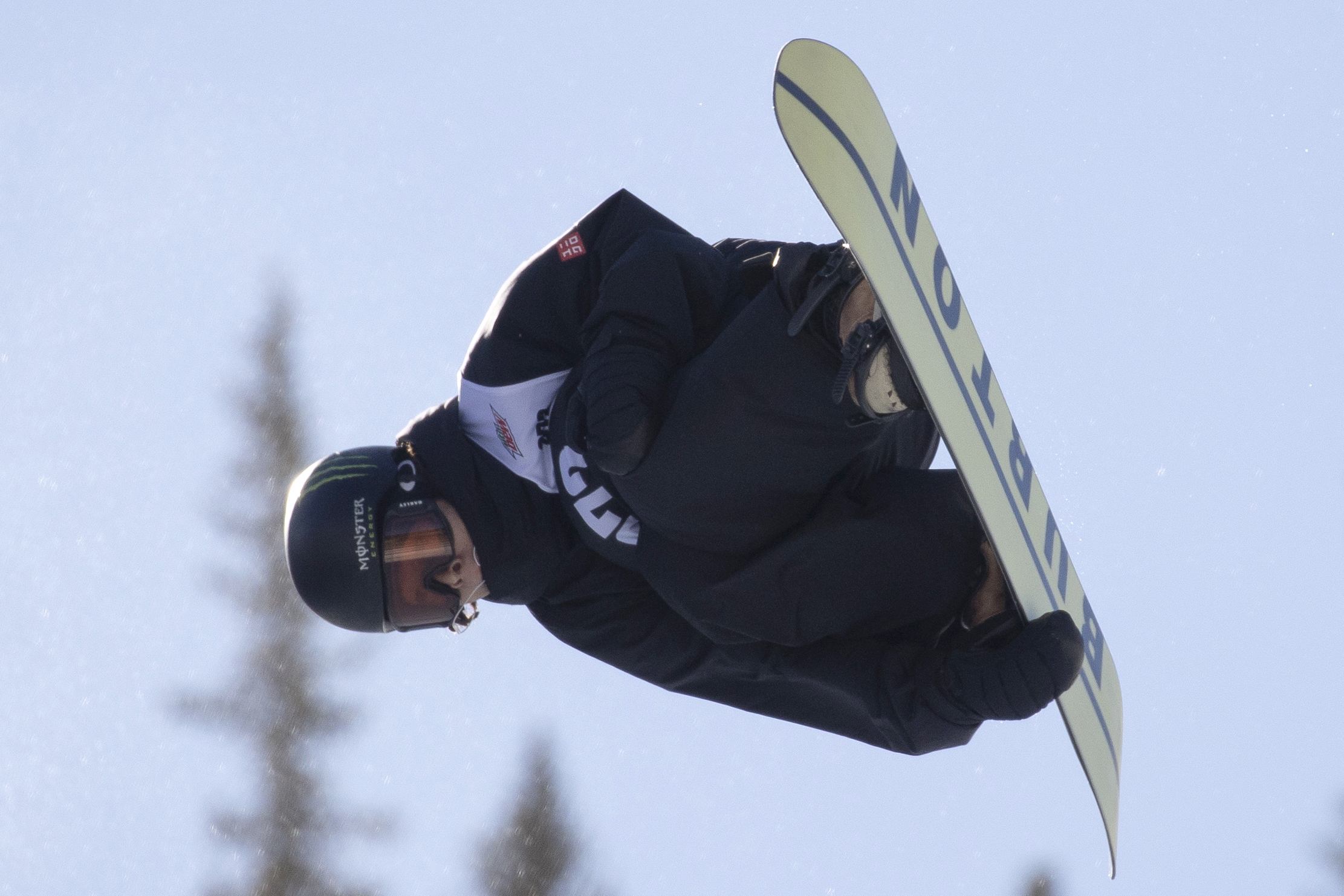 Shaun White grabs Snowboard Halfpipe Gold on his very last run