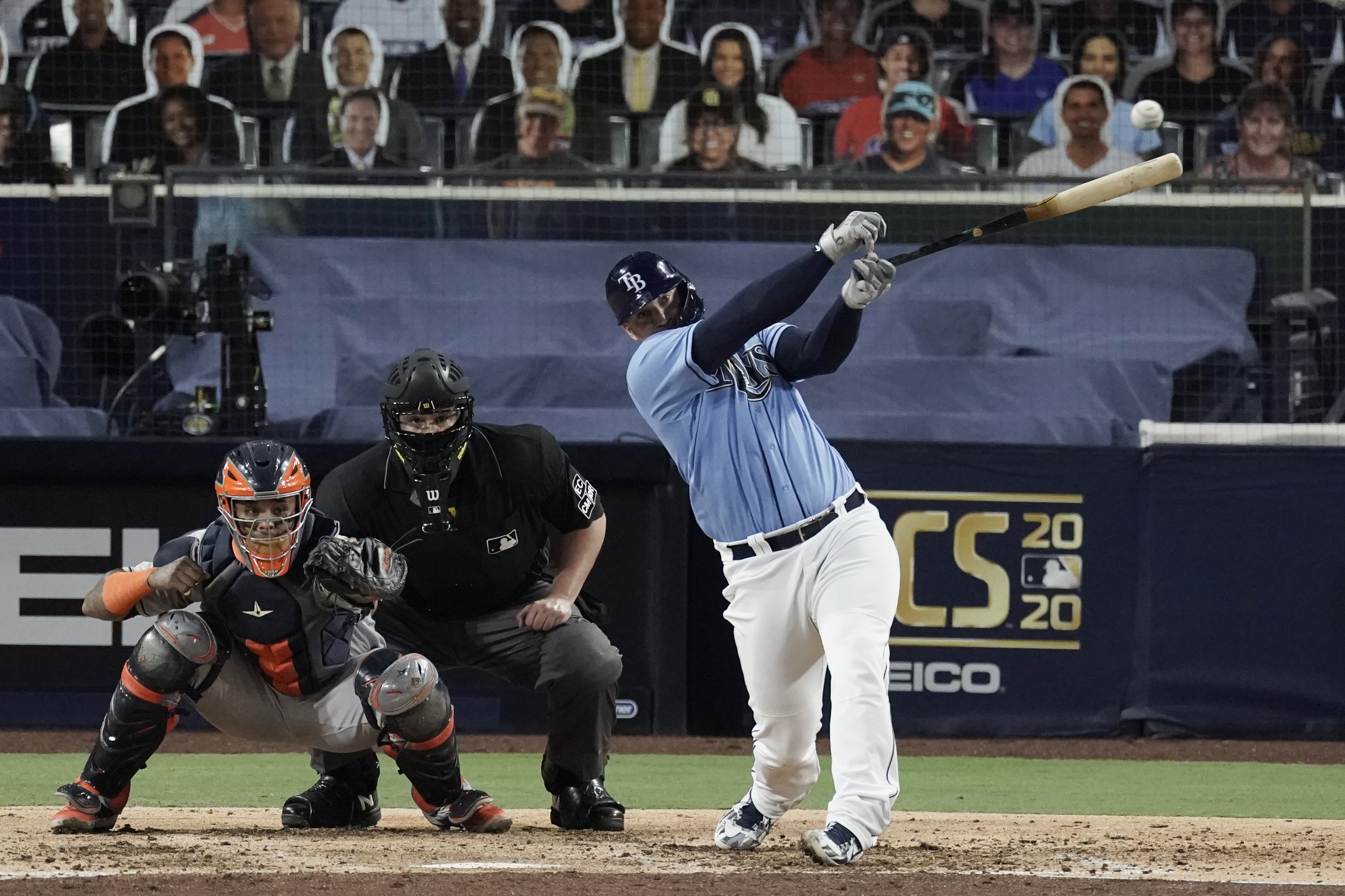 Astros agree to deal with Cuban free agent Yulieski Gurriel