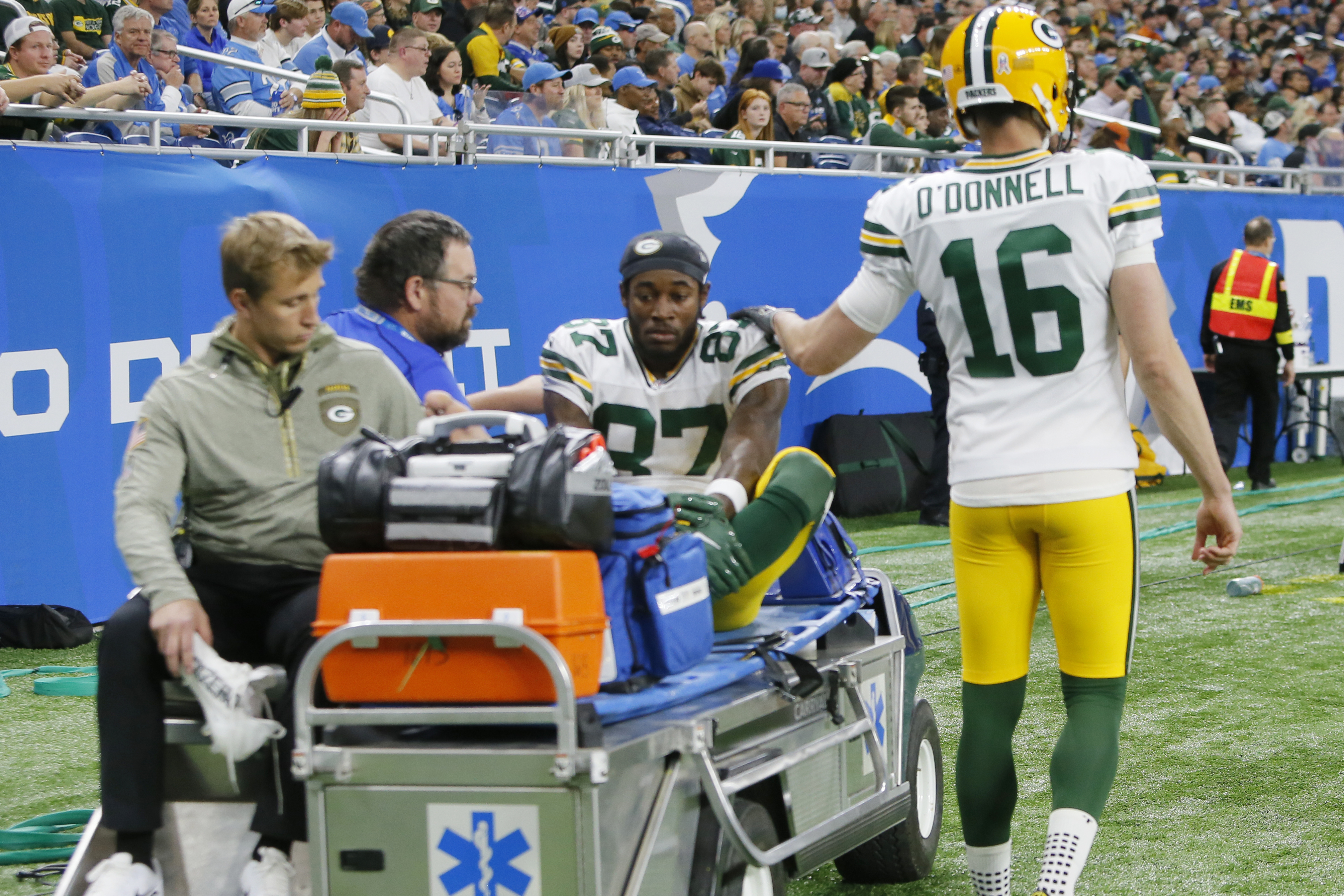 Rodgers throws 3 INTs, Lions hold on to beat Packers 15-9 - The