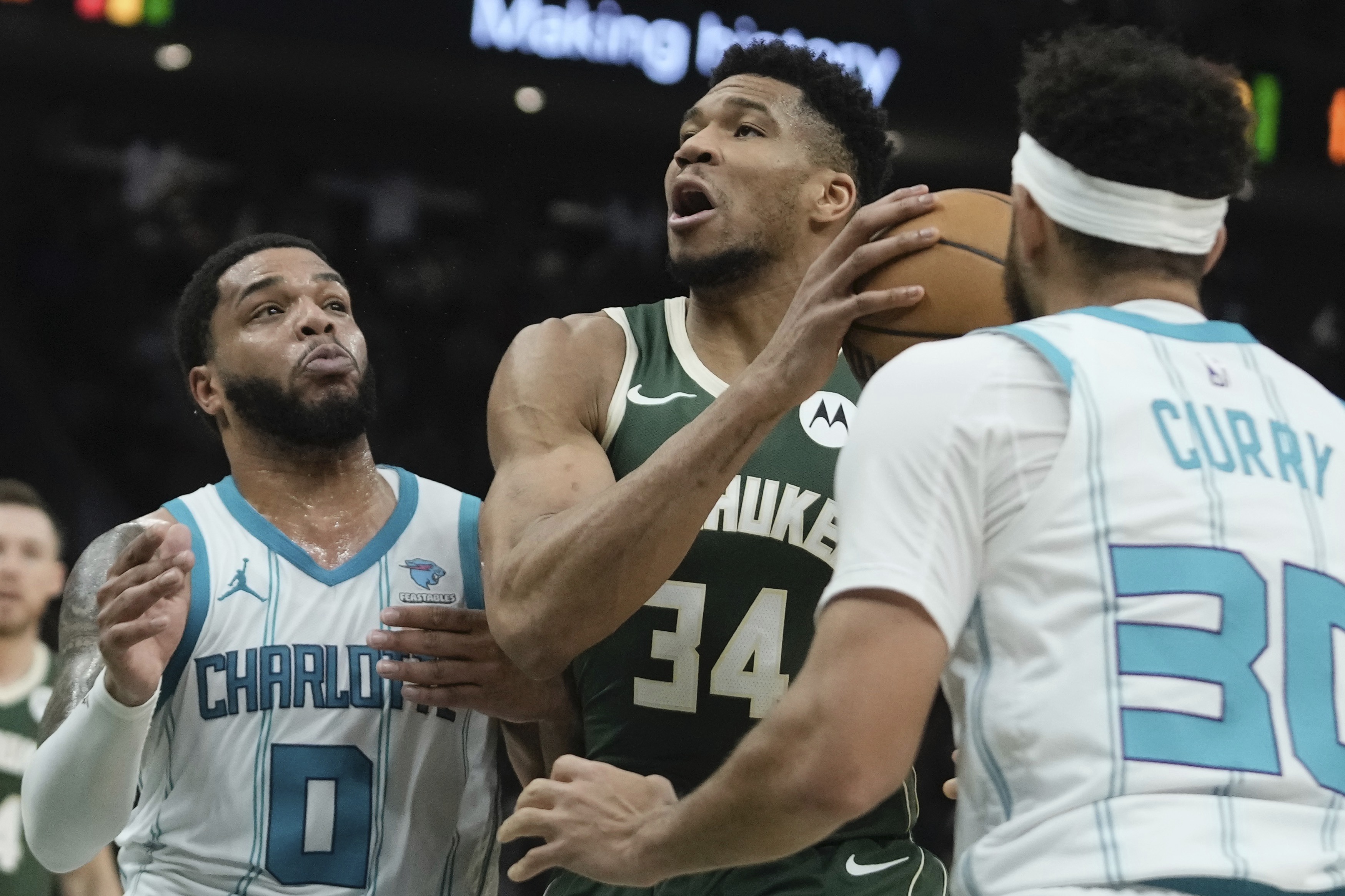 Bucks roll to 123-85 blowout of Hornets for their third consecutive victory  – KXAN Austin