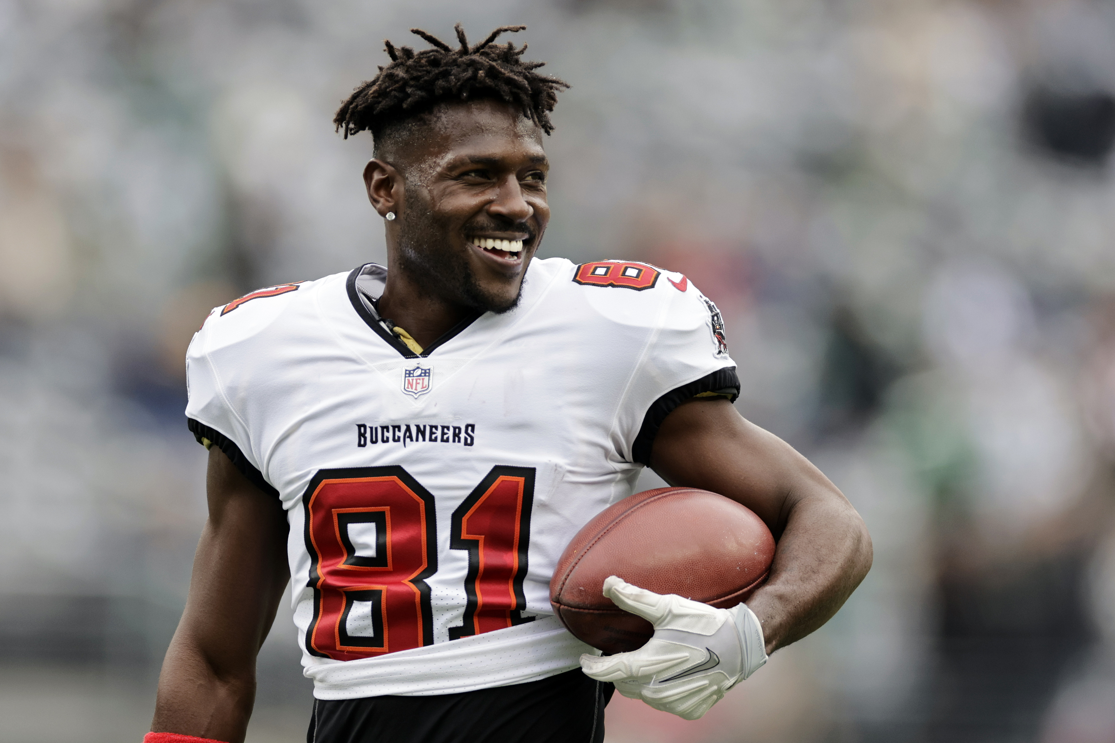 Antonio Brown: NFL investigate reports of incident near Tampa Bay Buccaneers  wide receiver's home, NFL News