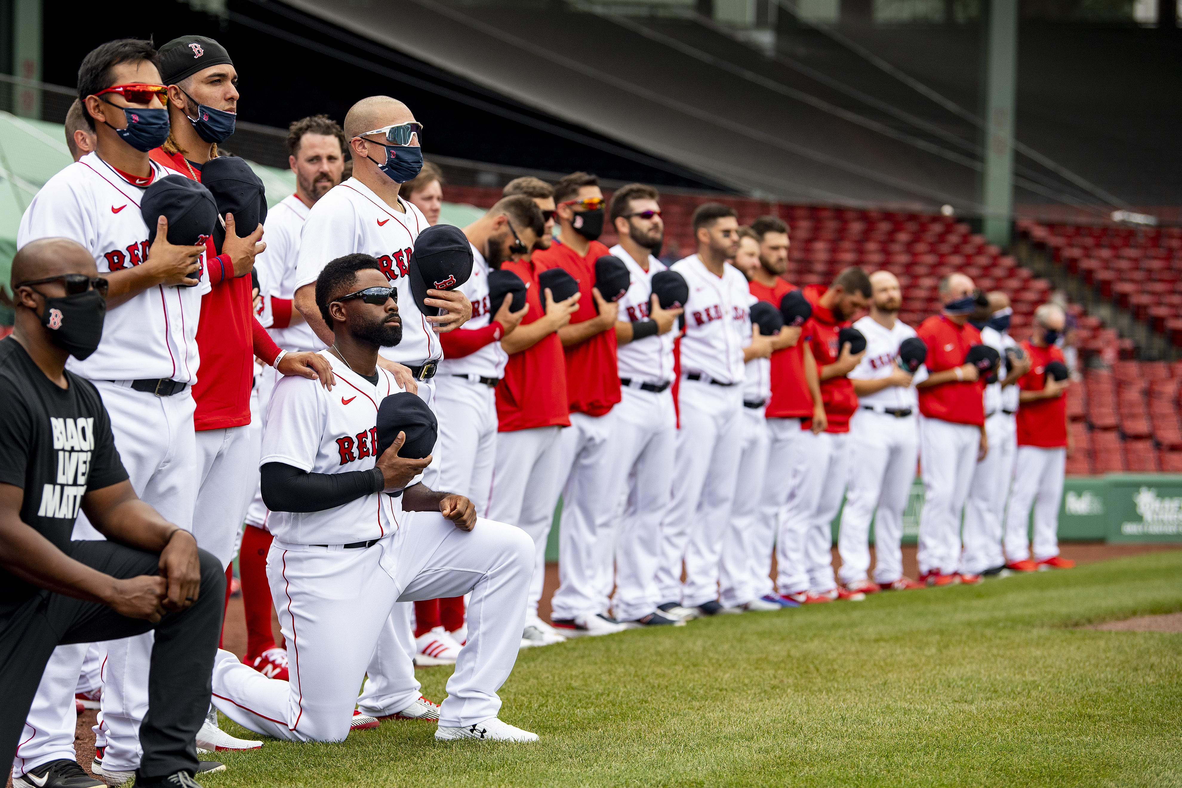 Atlanta Braves mascot Blooper stands for the national anthem during News  Photo - Getty Images