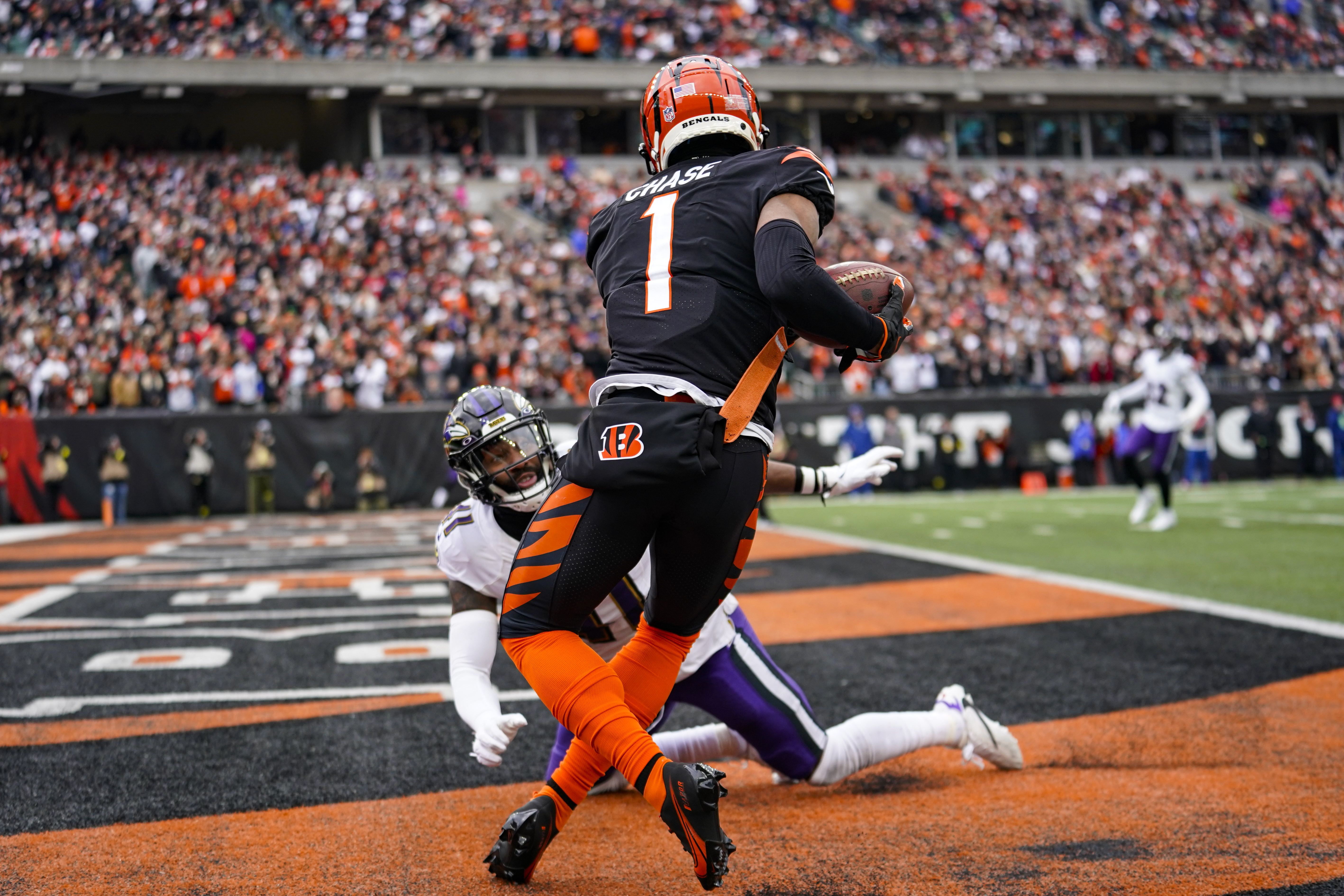 Cincinnati Bengals wide receiver Ja'Marr Chase (1) catches his first career  touchdown during an NFL football game against the Minnesota Vikings Sunday,  Sept. 12, 2021, in Cincinnati. (AP Photo/Jeff Dean Stock Photo 